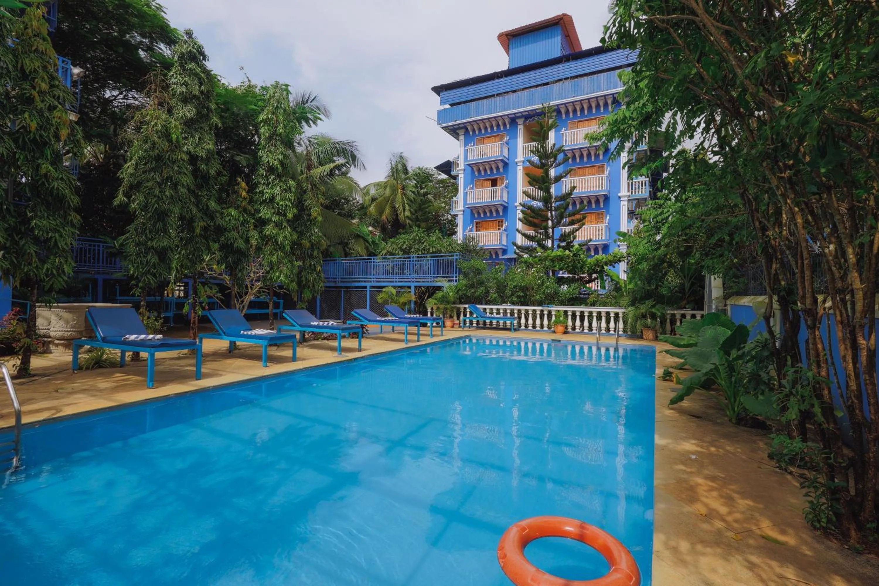 Mayflower Beach Resort