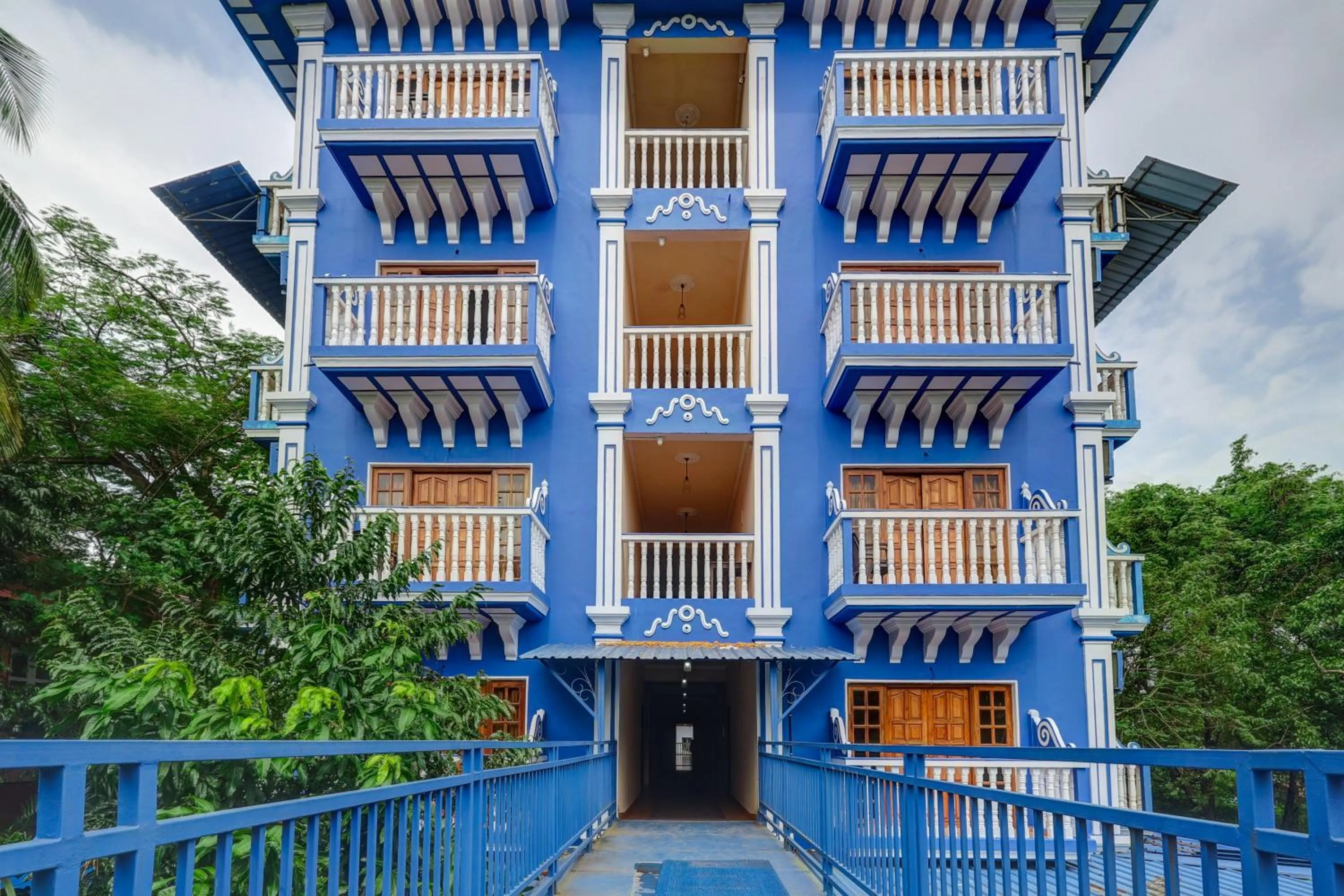 Property building in Mayflower Beach Resort