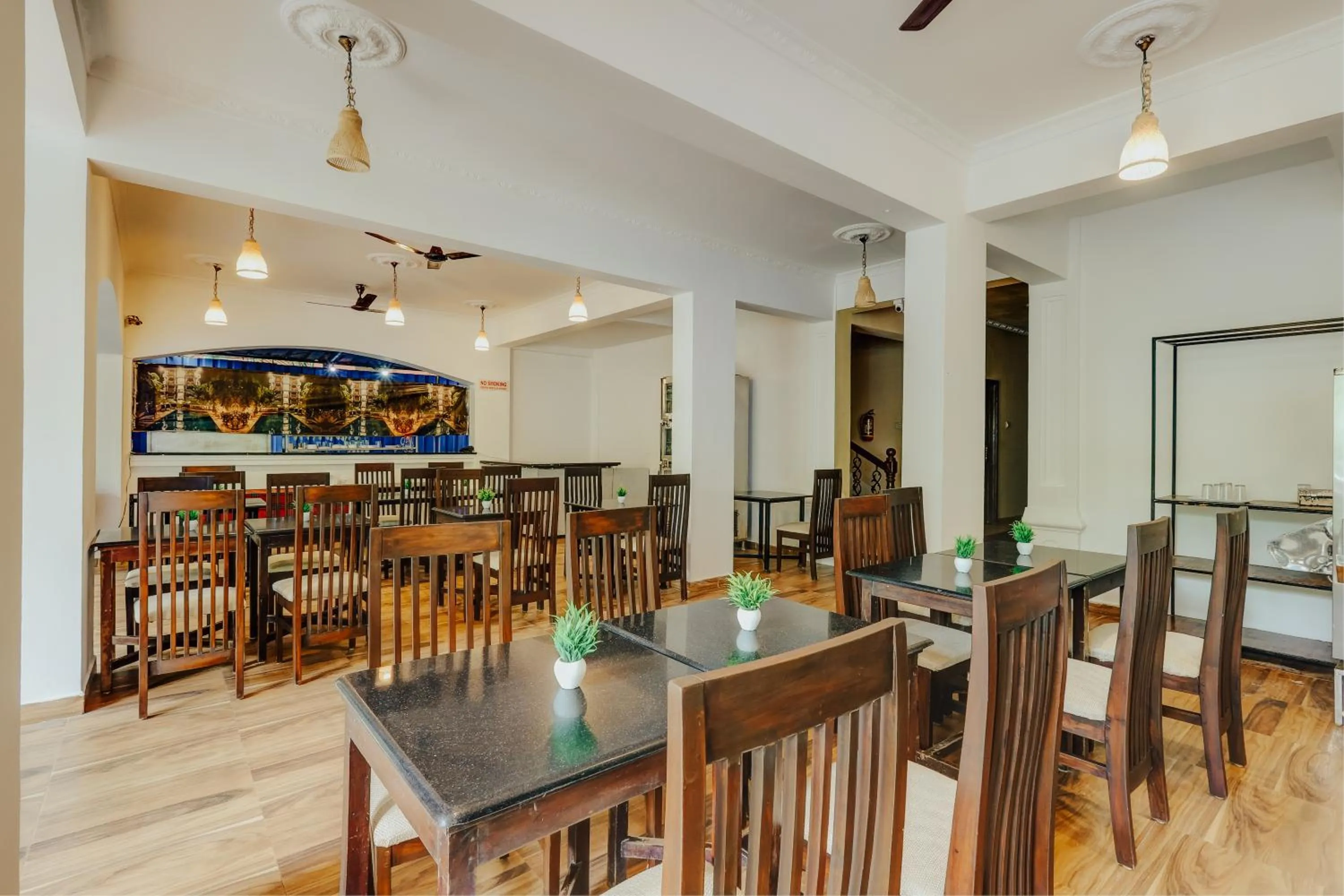 Restaurant/places to eat in Mayflower Beach Resort