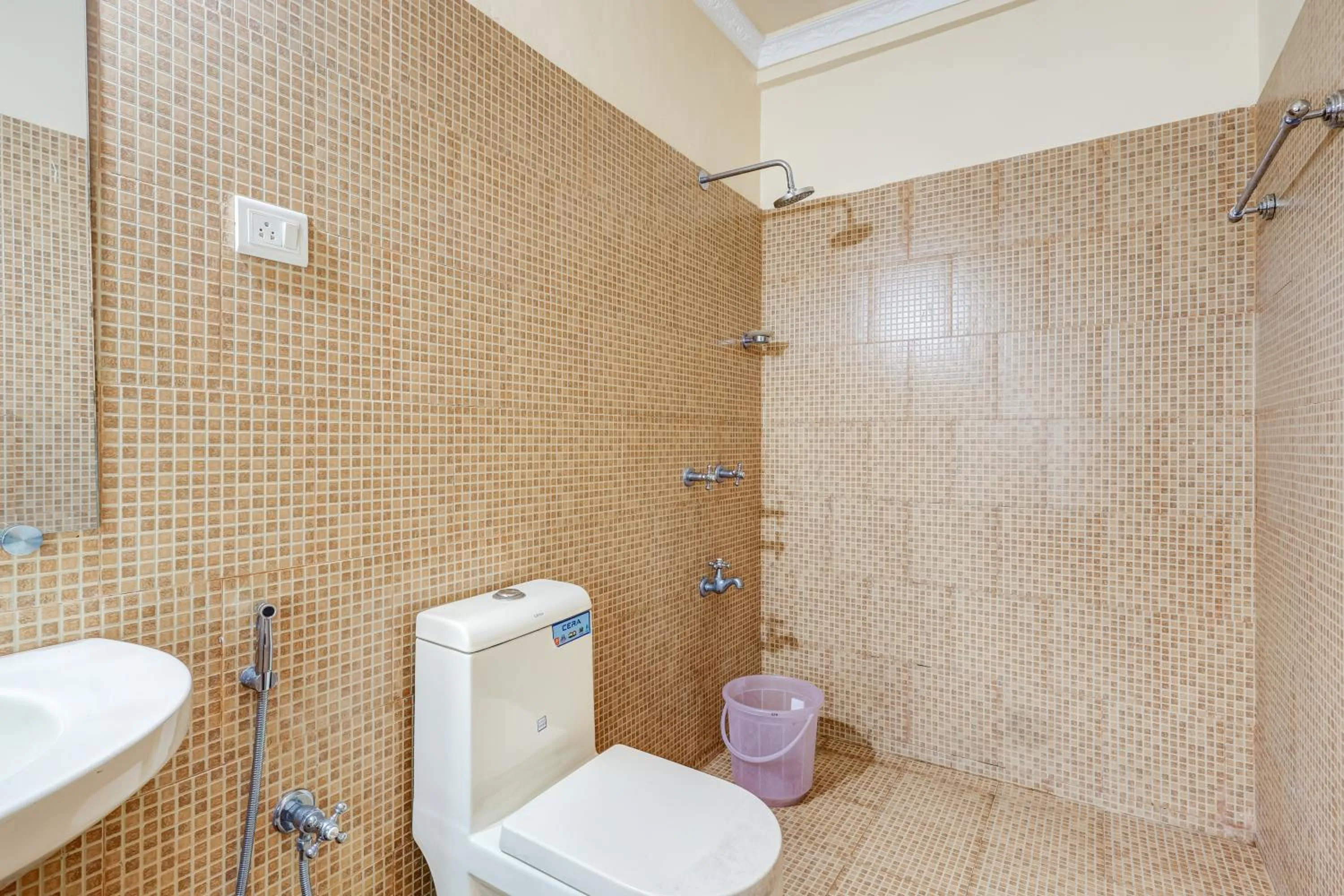 Shower in Mayflower Beach Resort