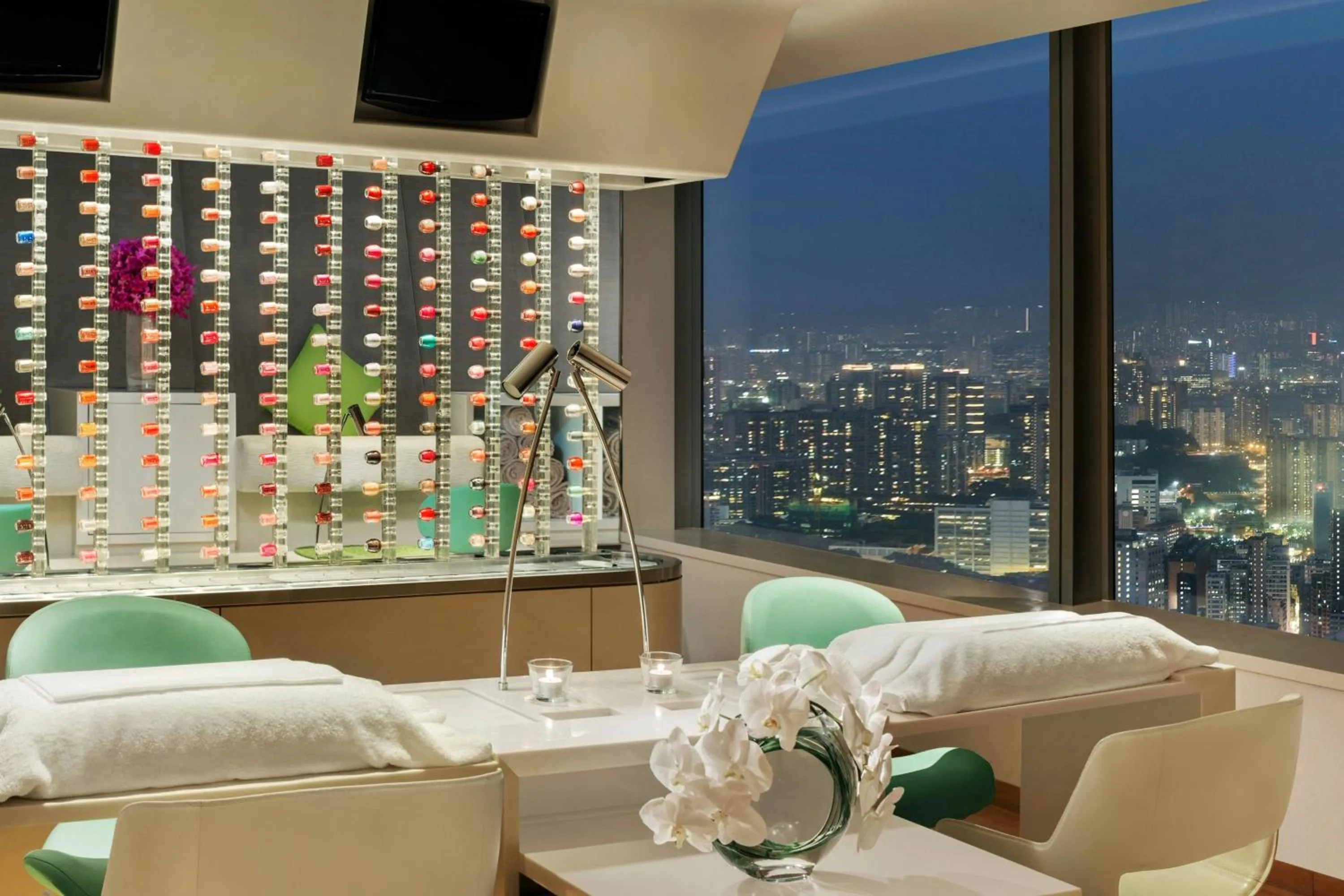 Lounge or bar in W Hong Kong