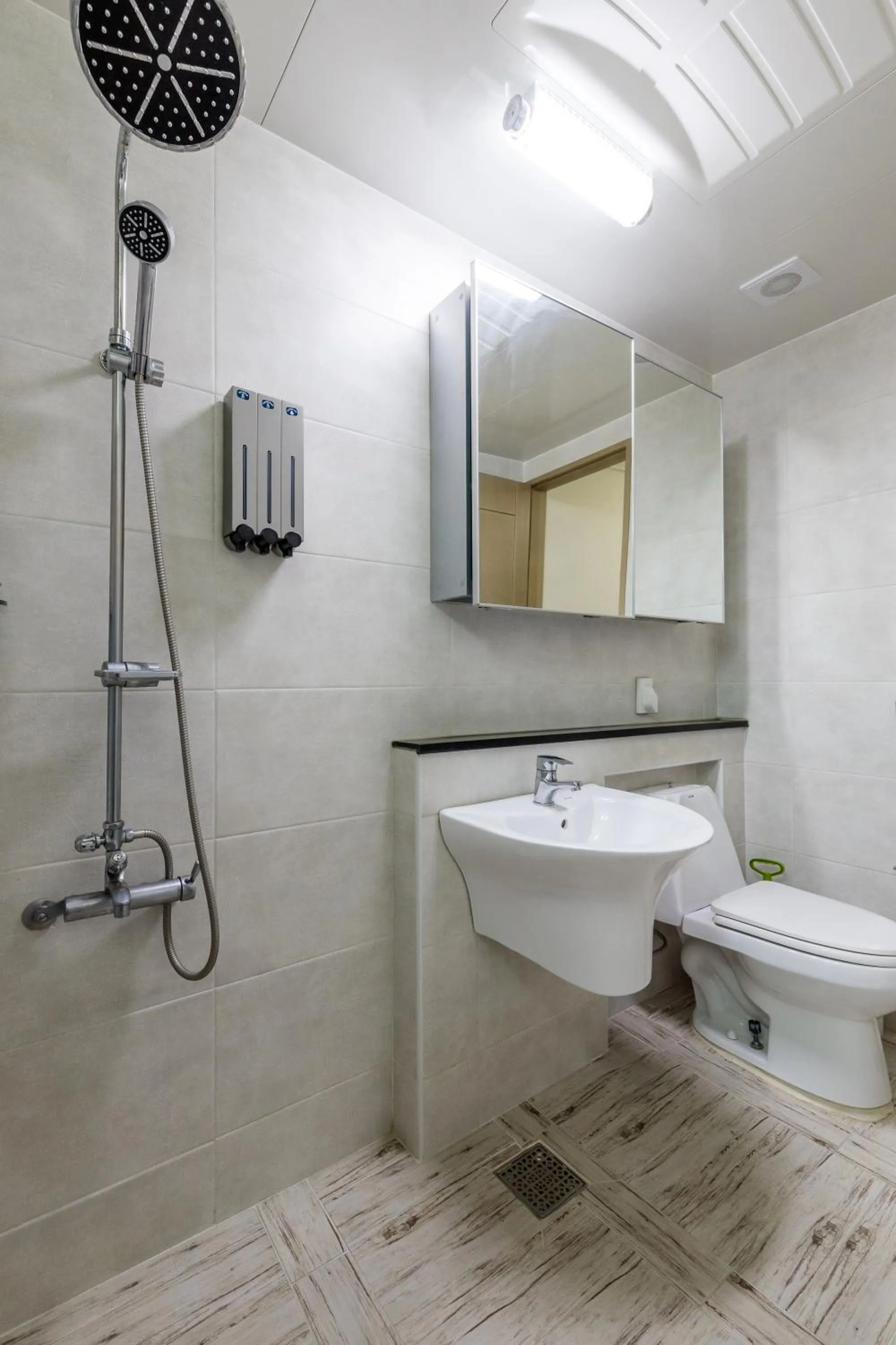 Home Fourest Residence Hotel Okpo