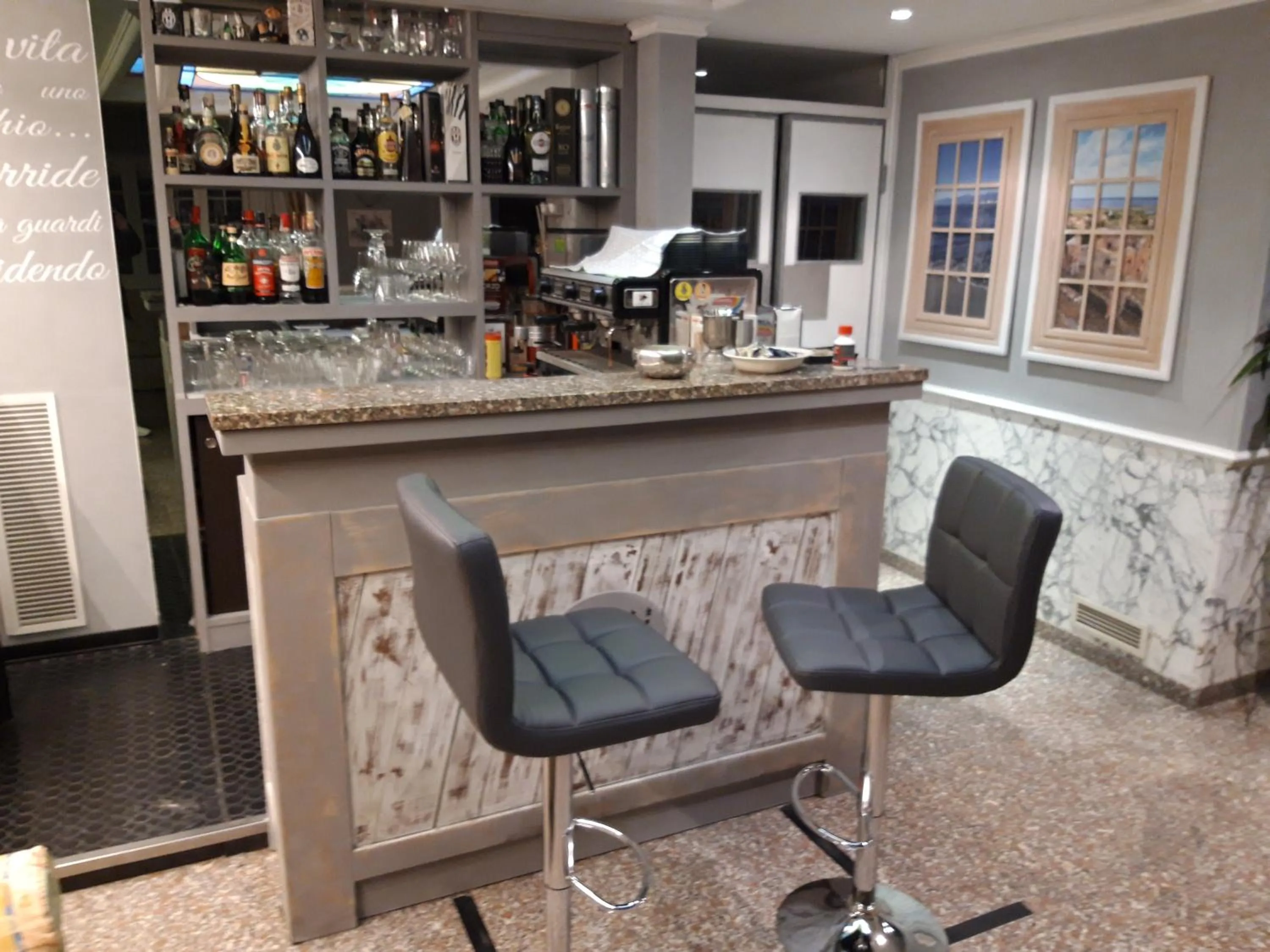Lounge or bar in Hotel Mariani