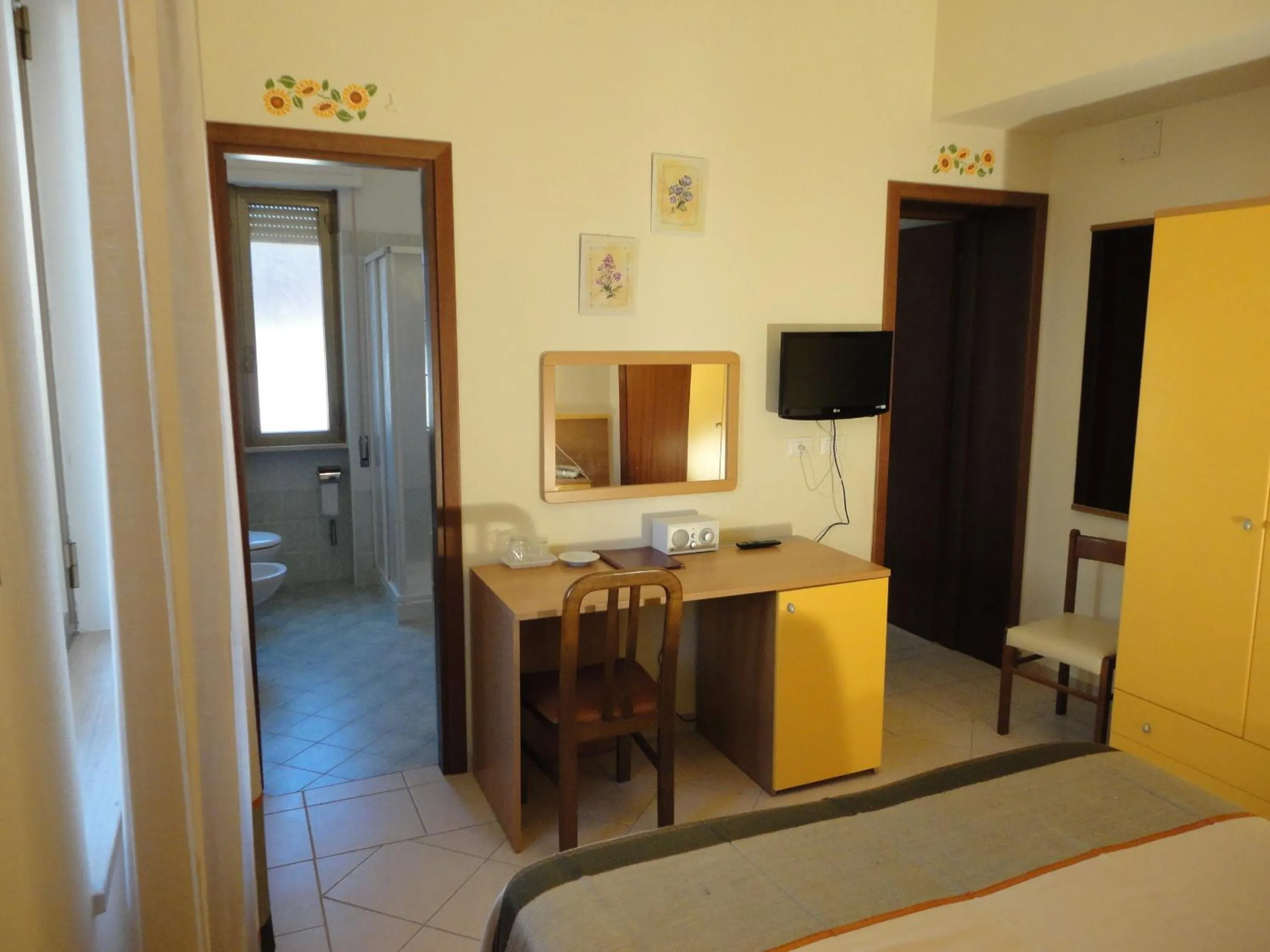 Photo of the whole room, Bed in Hotel Mariani