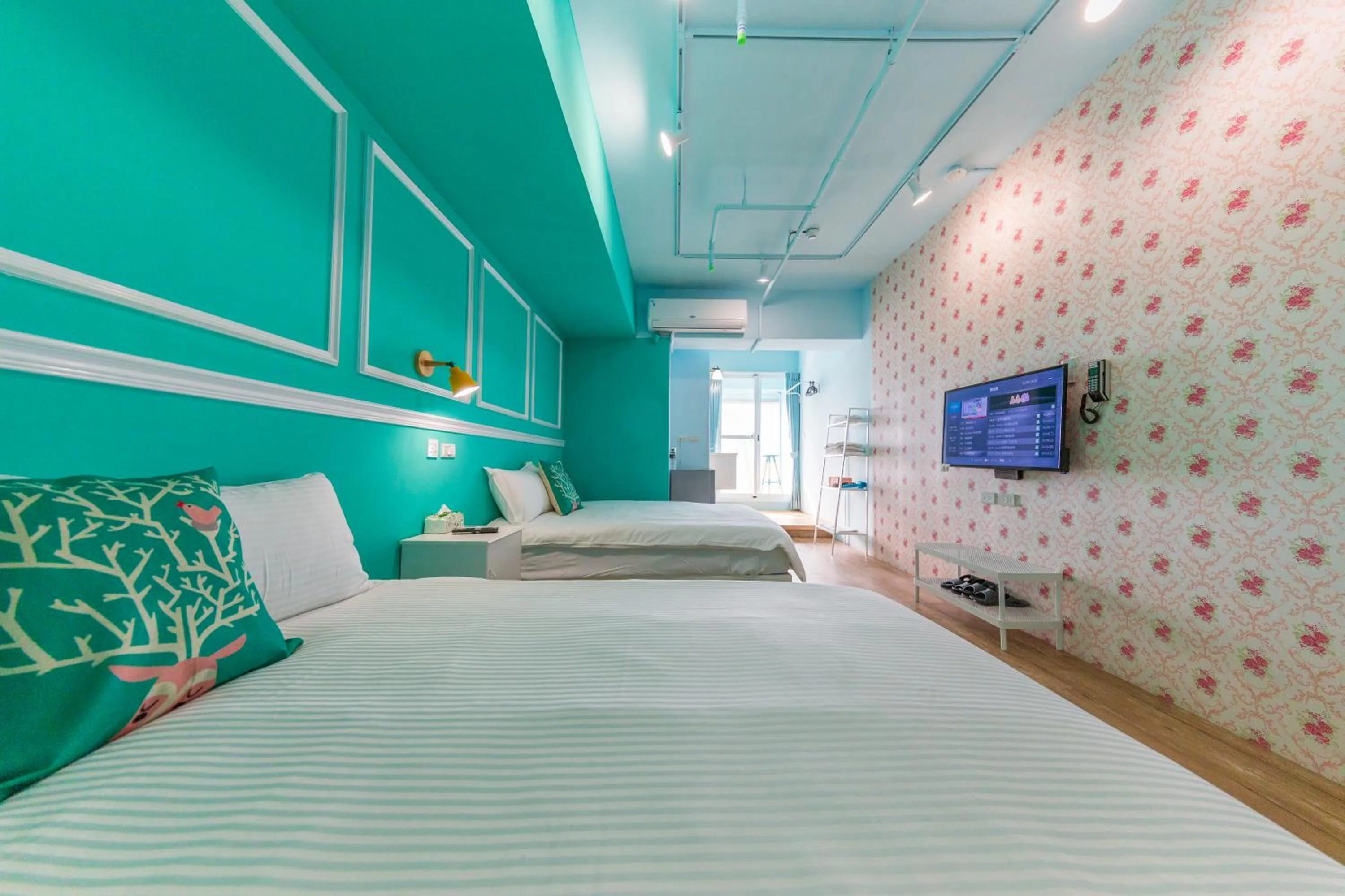 Bed in Kaohsiung I Hi Hotel