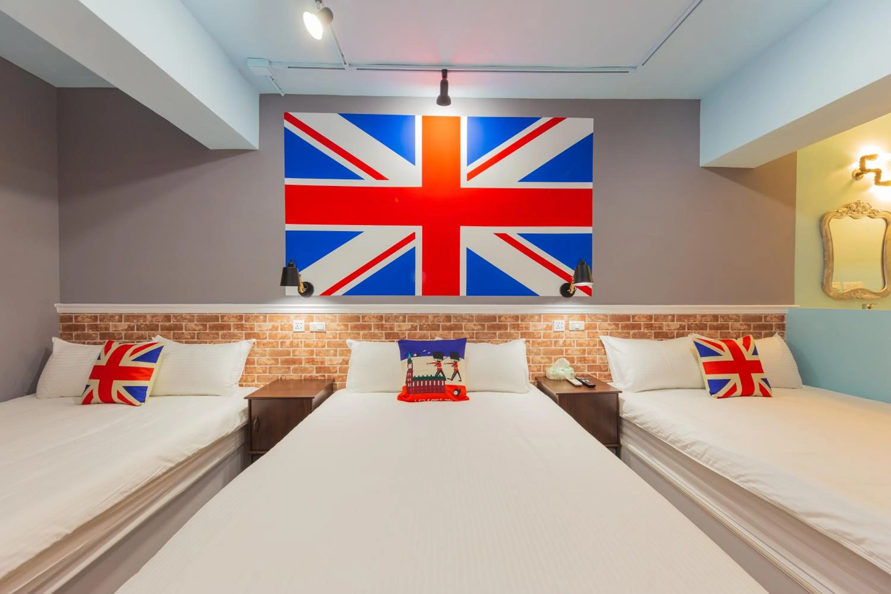 Bed in Kaohsiung I Hi Hotel