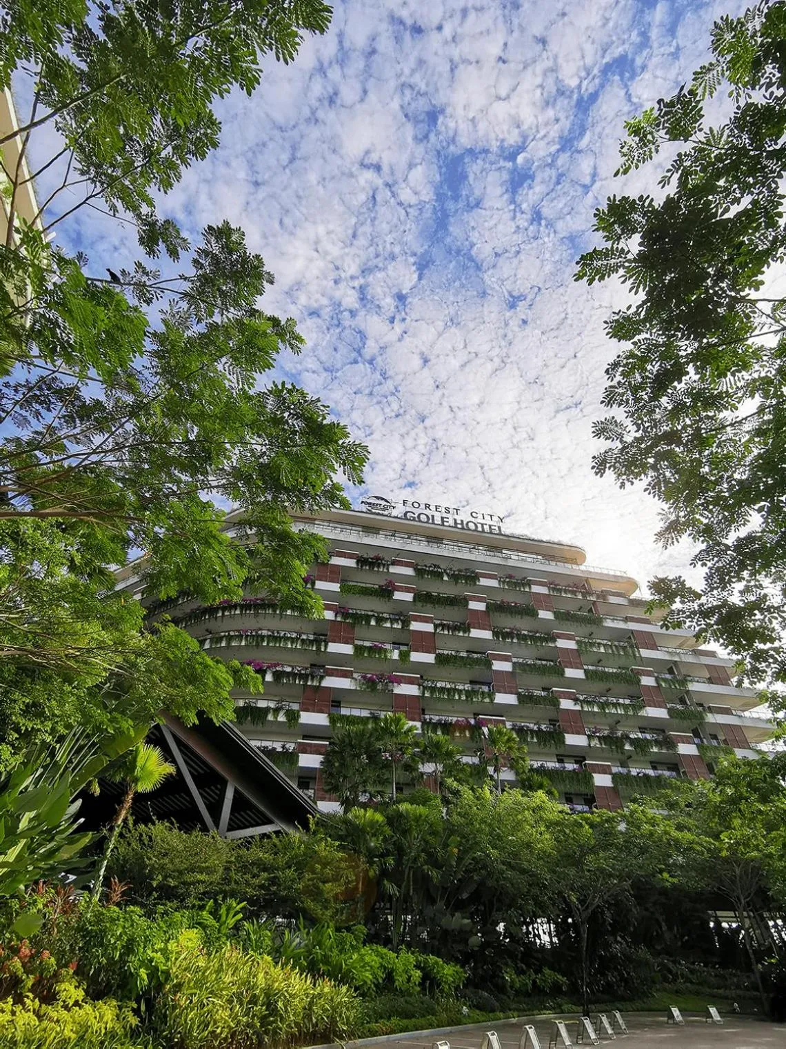 Property building in Forest City Golf Hotel