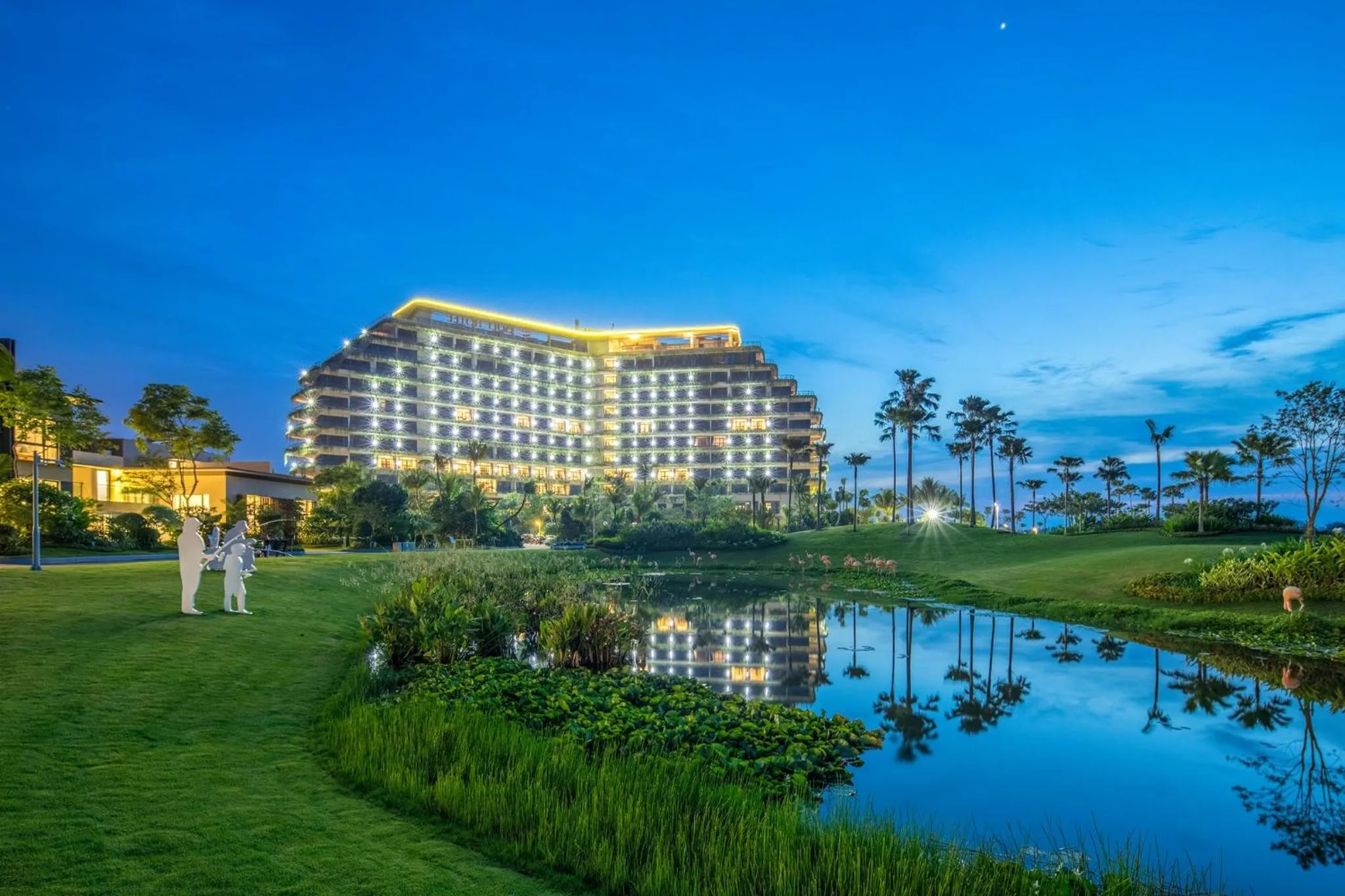 Property building in Forest City Golf Hotel