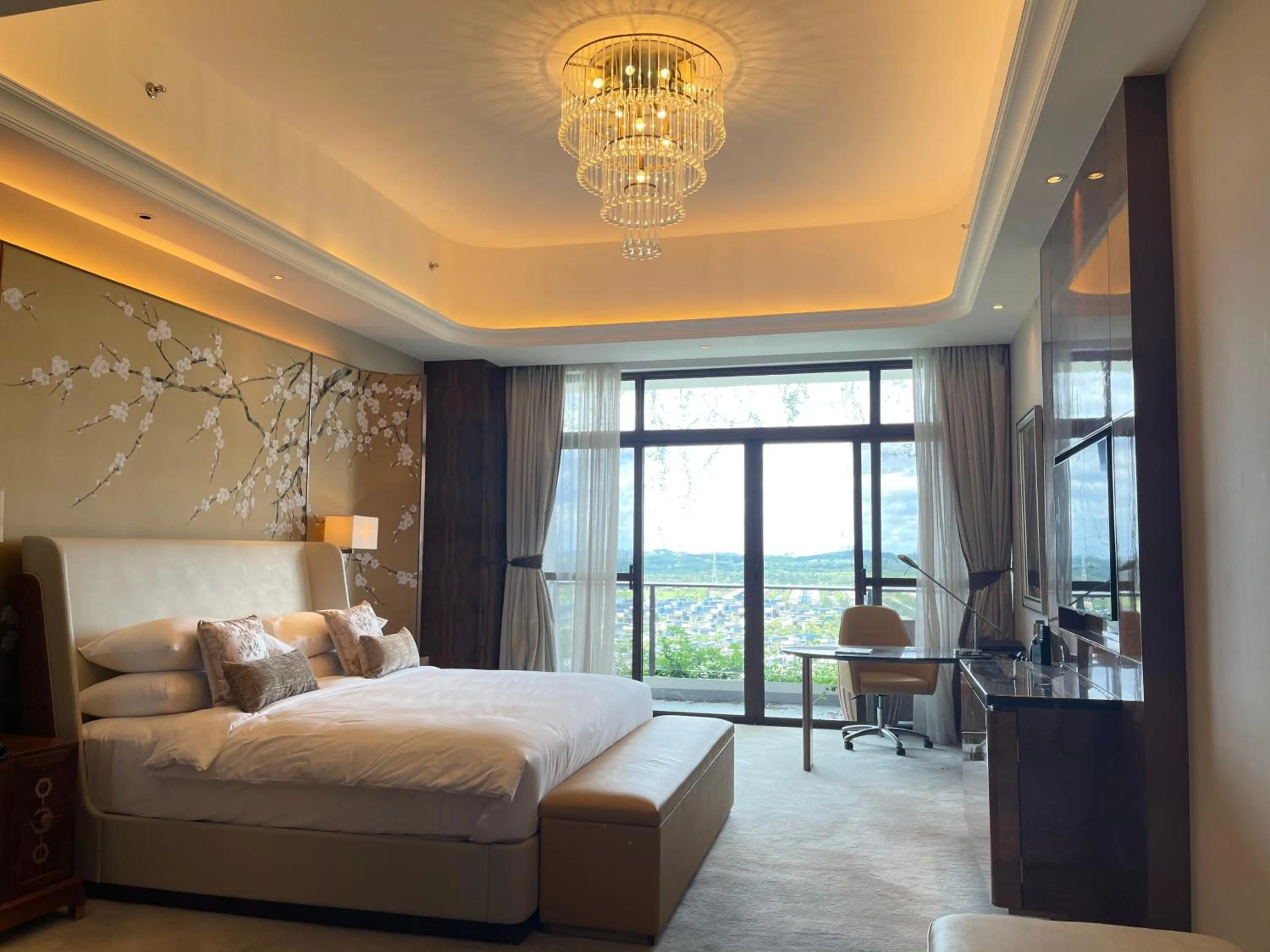 Bed in Forest City Golf Hotel