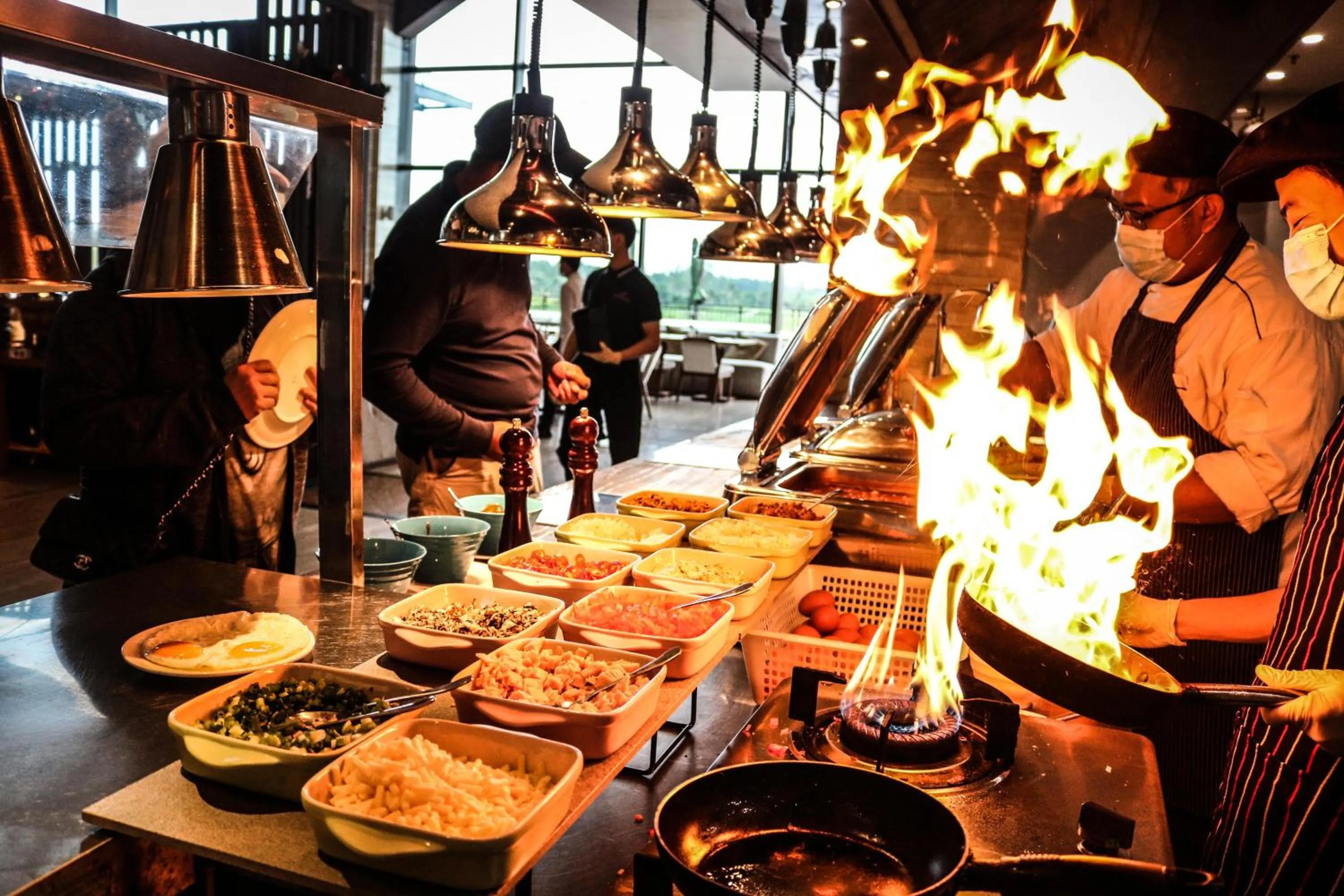 Restaurant/places to eat in Forest City Golf Hotel