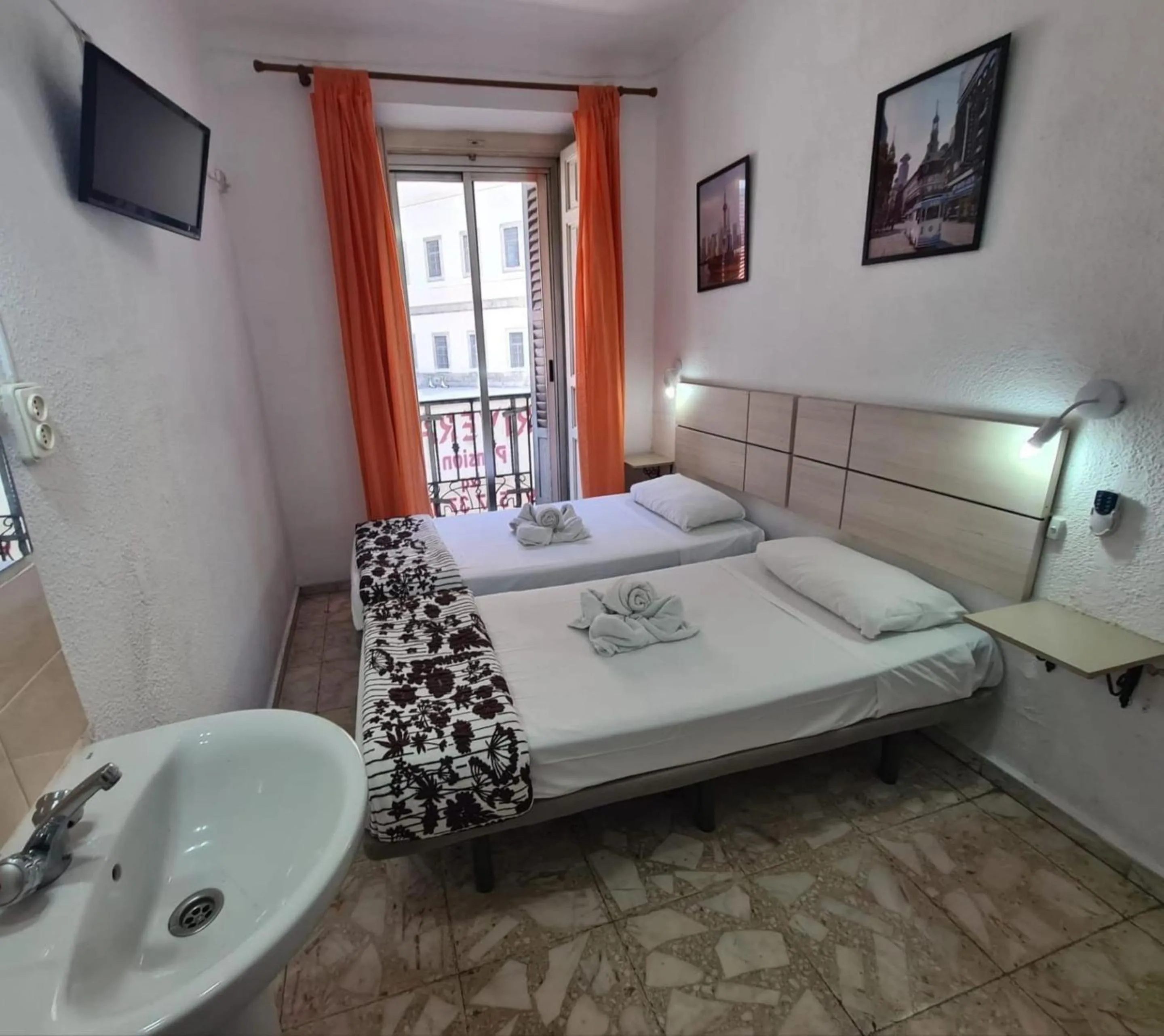 Photo of the whole room, Bed in Pensión Rivera