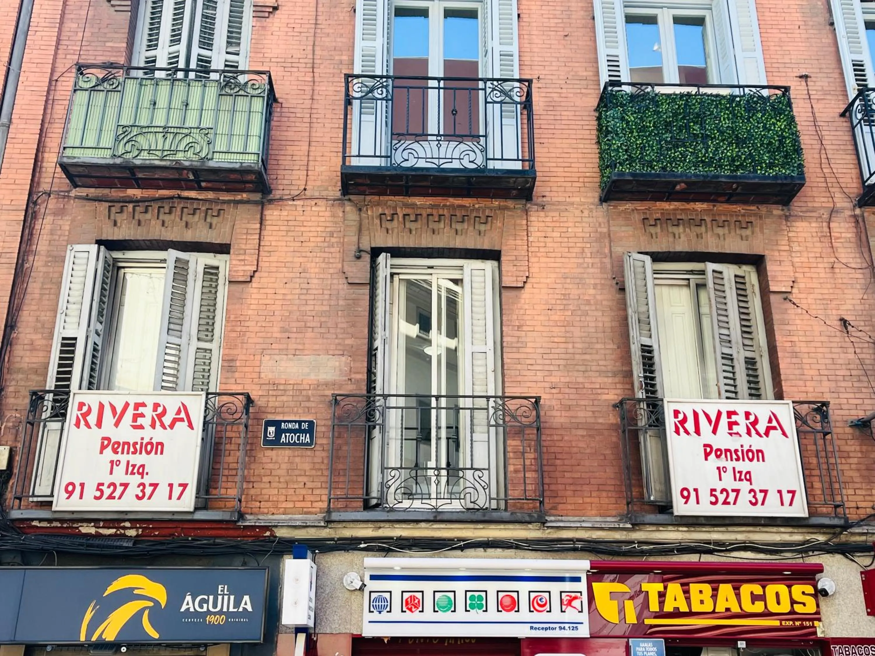Property building in Pensión Rivera