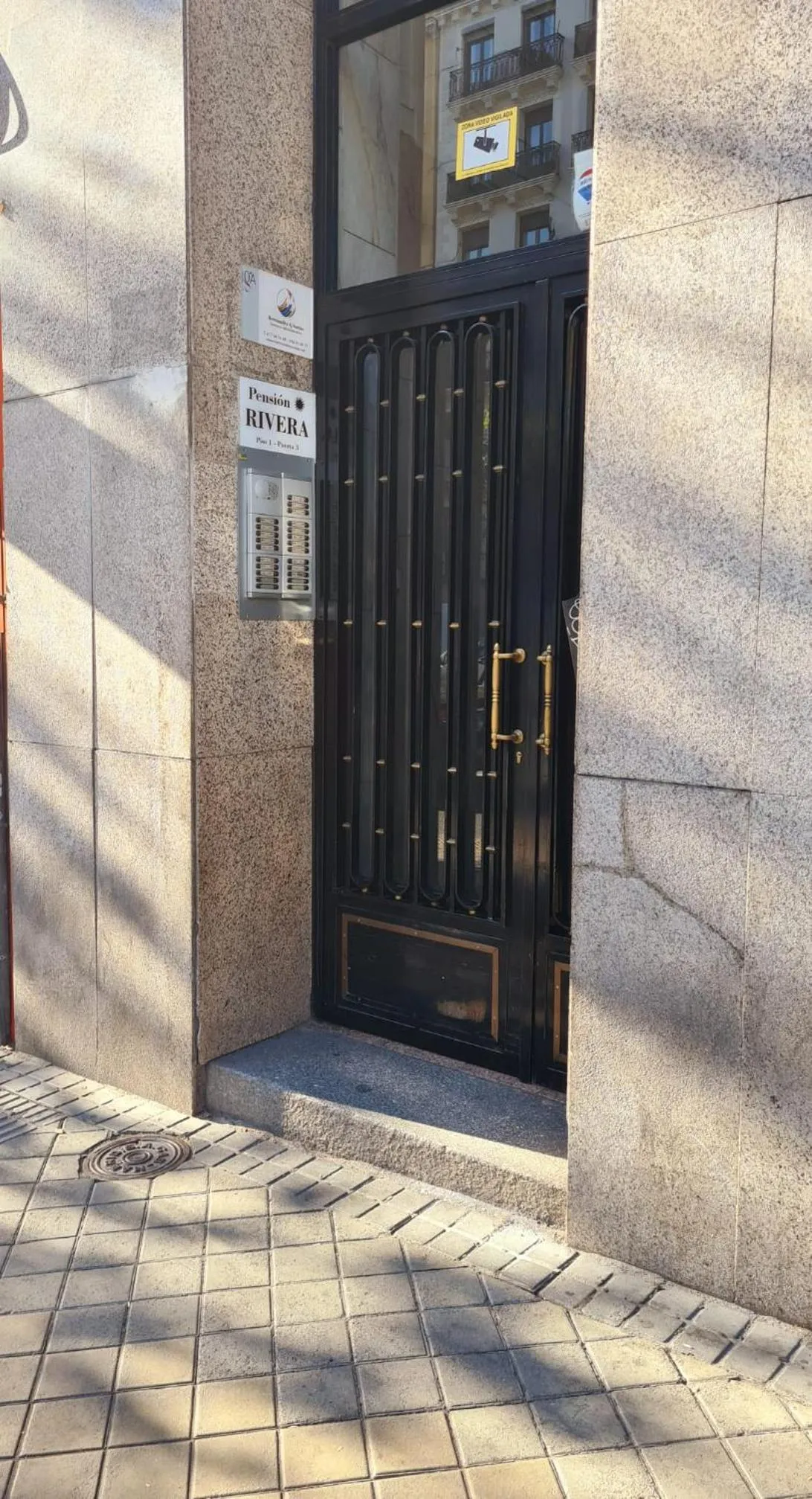 Property building in Pensión Rivera