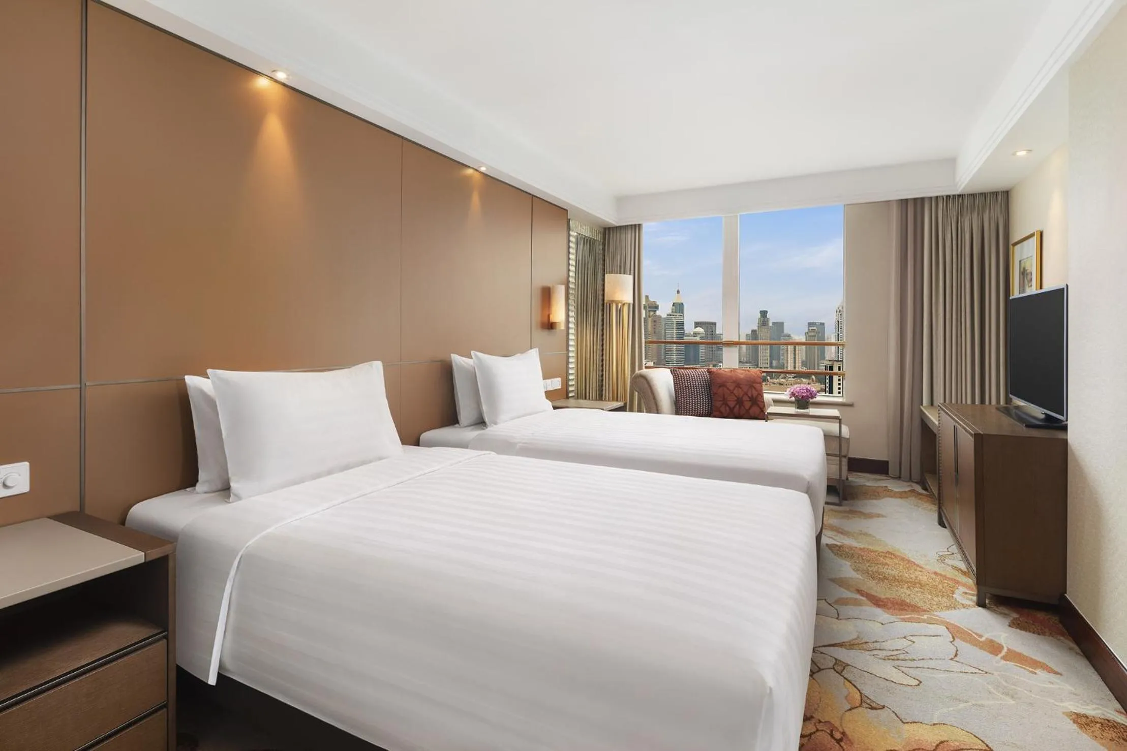 Property building, Bed in Radisson Blu Hotel Shanghai New World