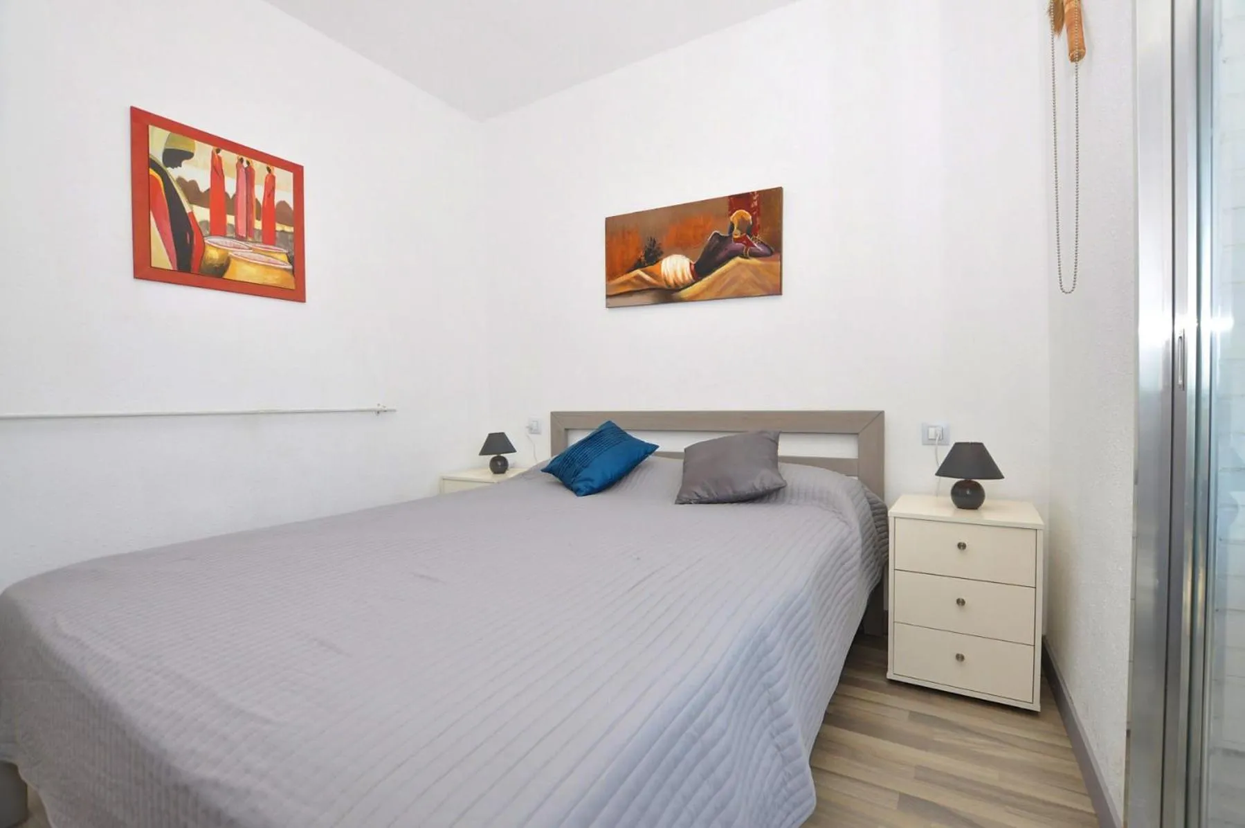 Bedroom, Bed in 1089 Puig Rom - Apivend Immo