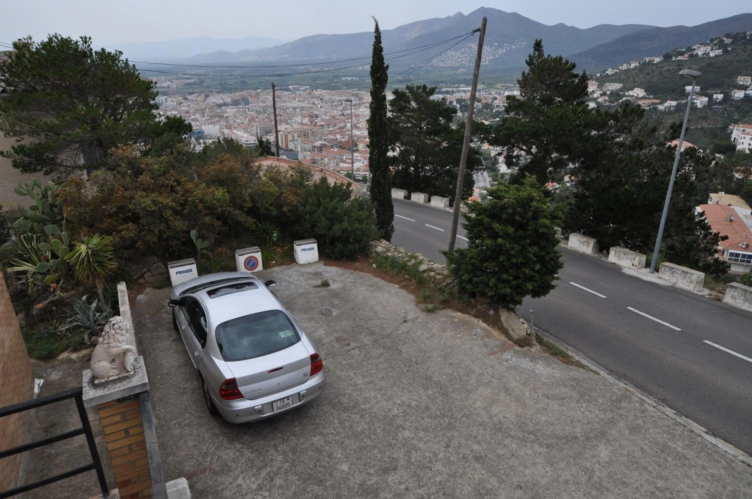 Street view in 1089 Puig Rom - Apivend Immo