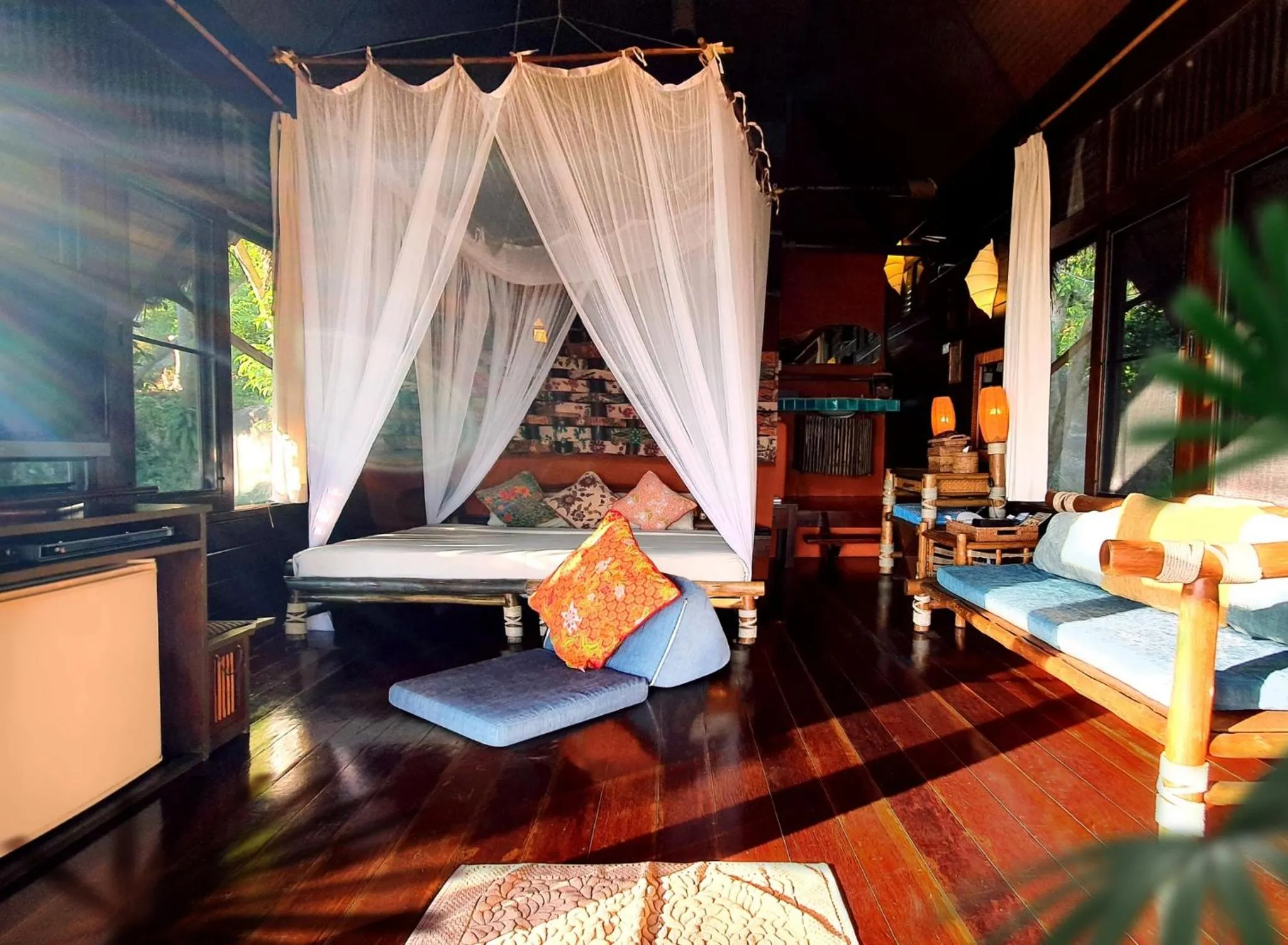 Photo of the whole room in Koh Tao Cabana