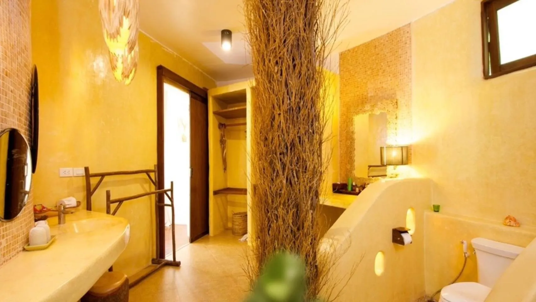 Toilet in Koh Tao Cabana