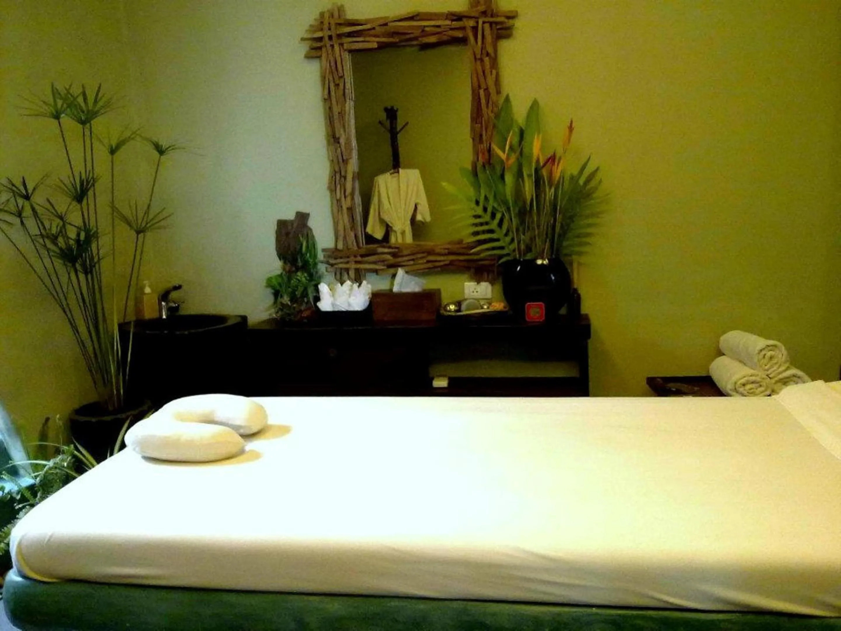 Bed in Koh Tao Cabana