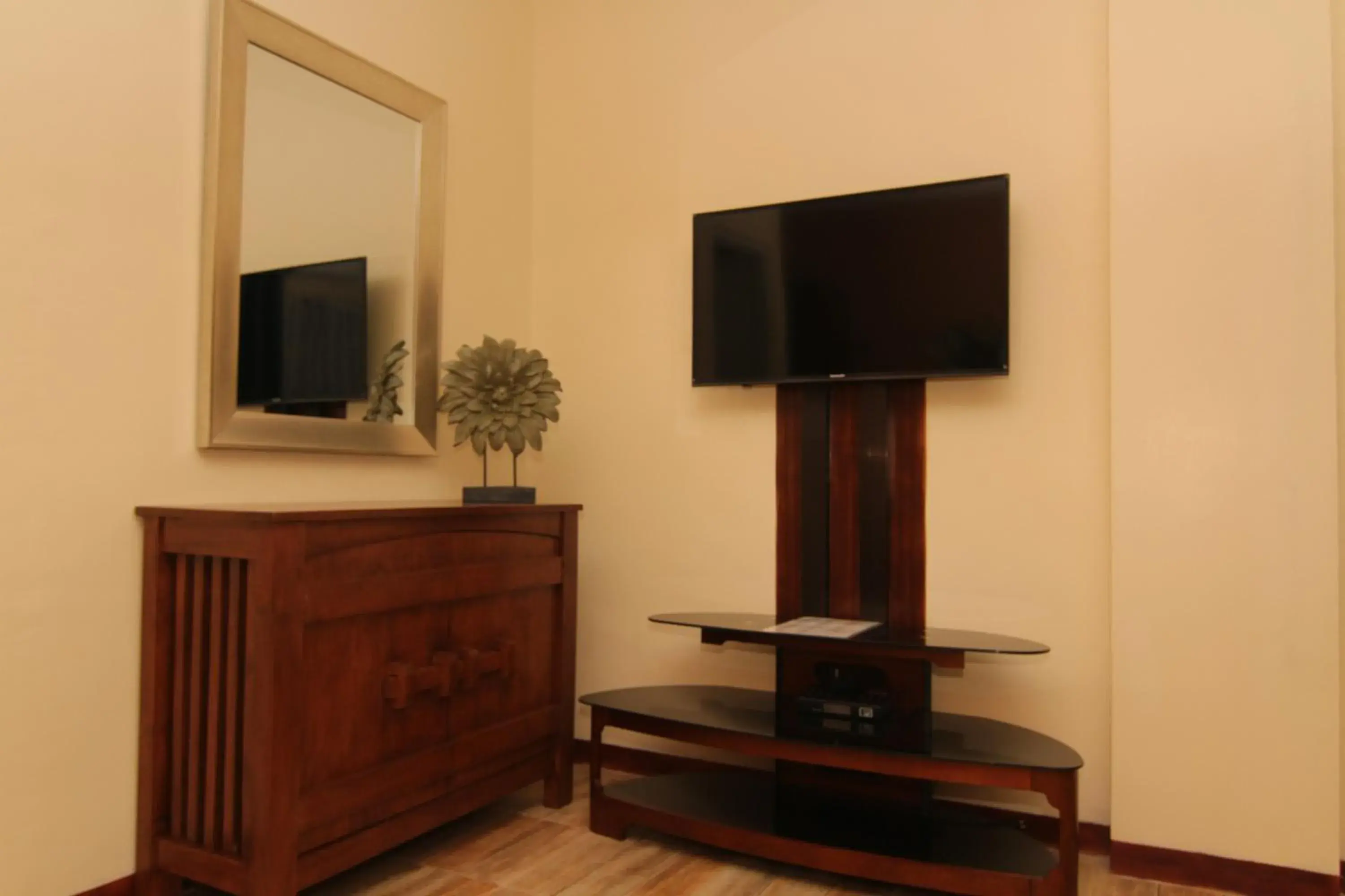 Queen Room with Balcony in Charos Dormitel Queen Room with Balcony in Charos Dormitel