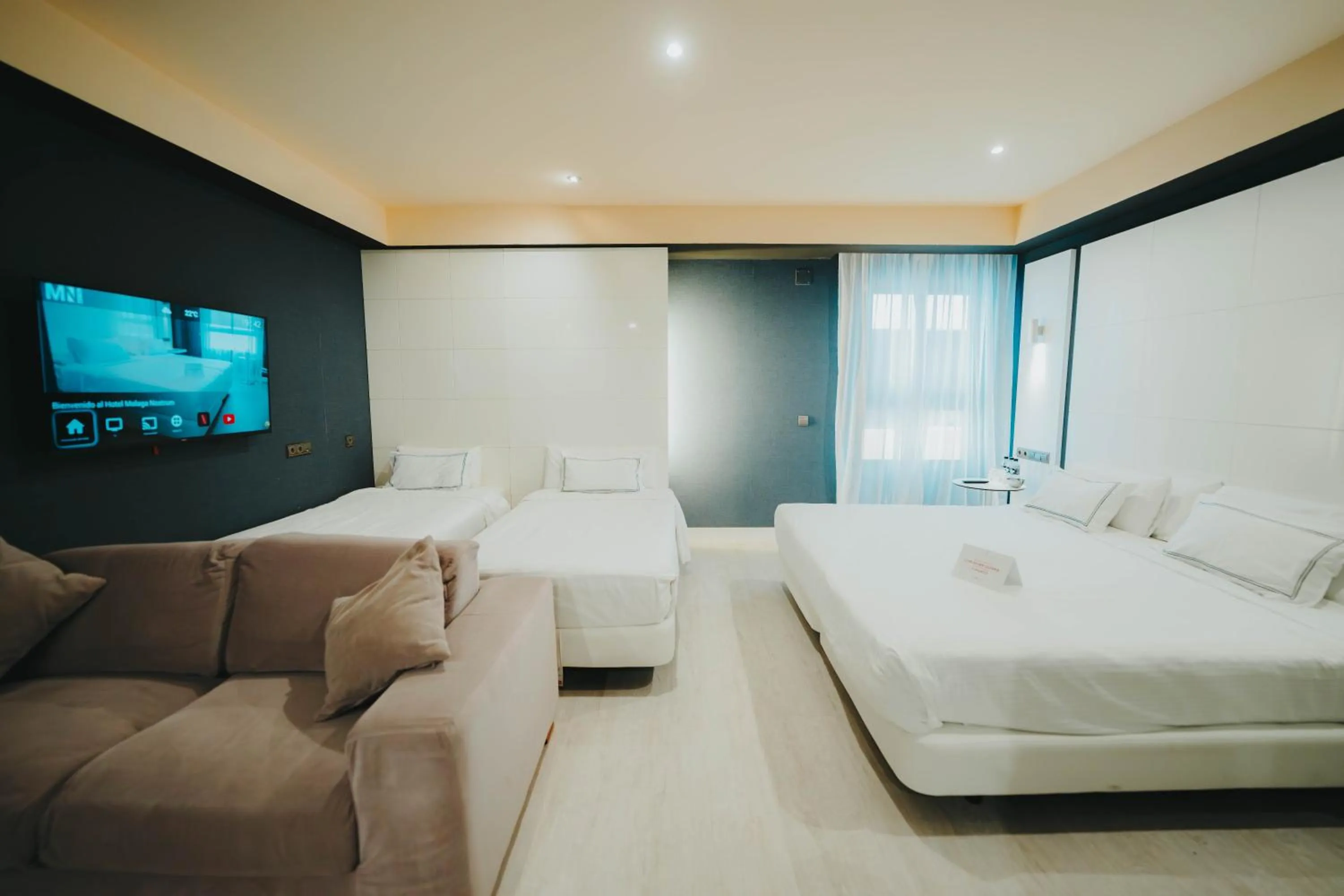 Bed in Hotel Málaga Nostrum Airport