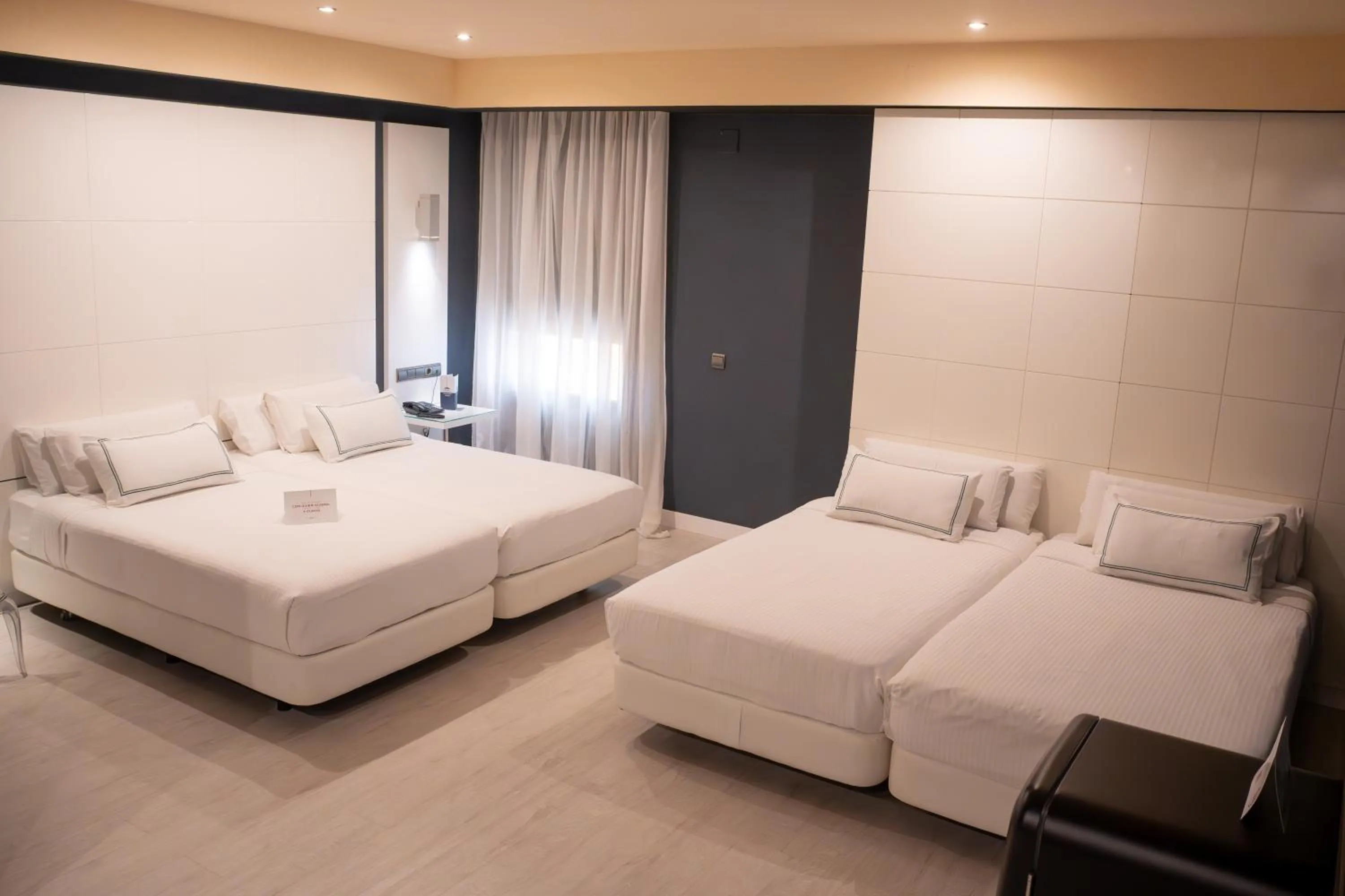 Bed in Hotel Málaga Nostrum Airport