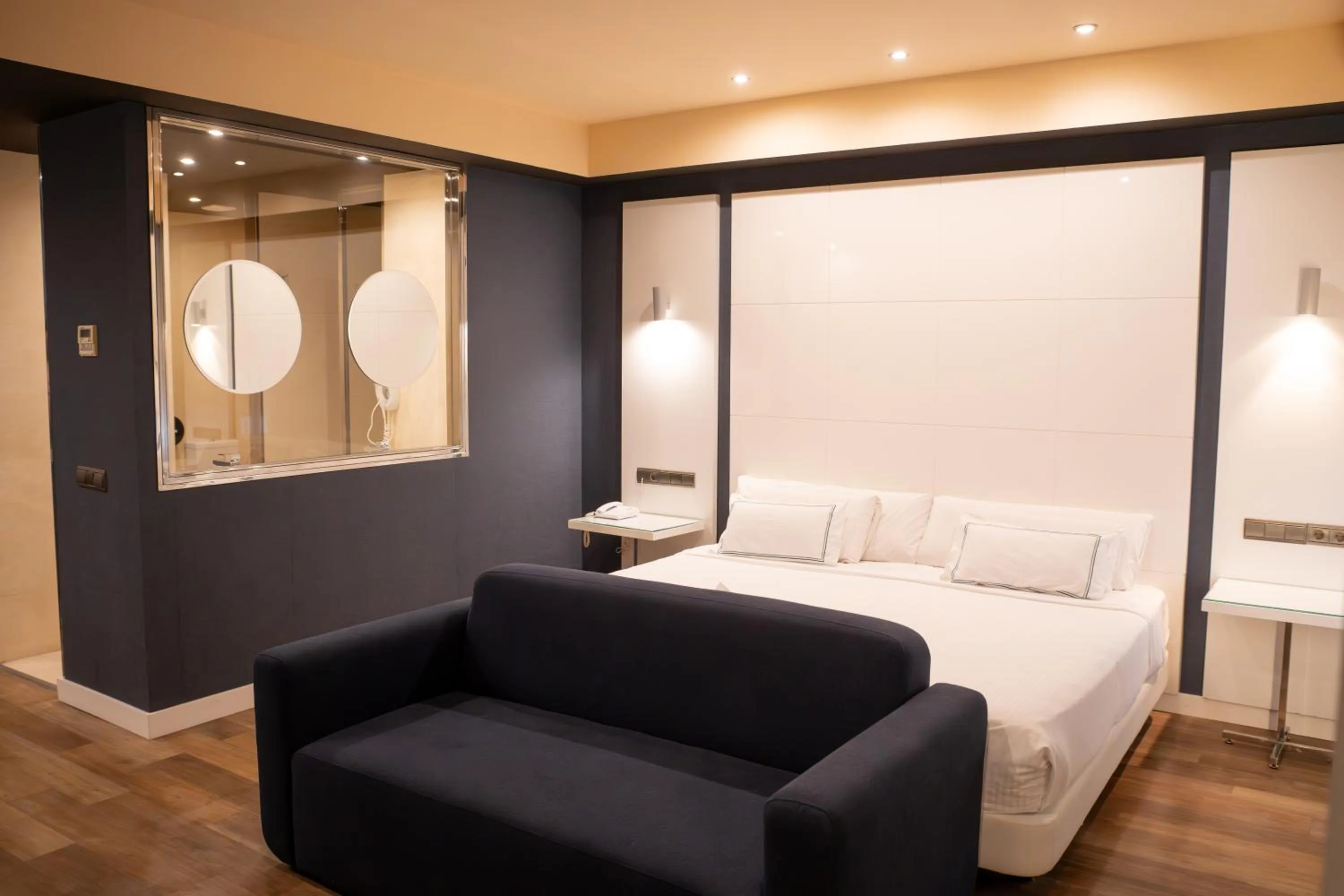 Bed in Hotel Málaga Nostrum Airport