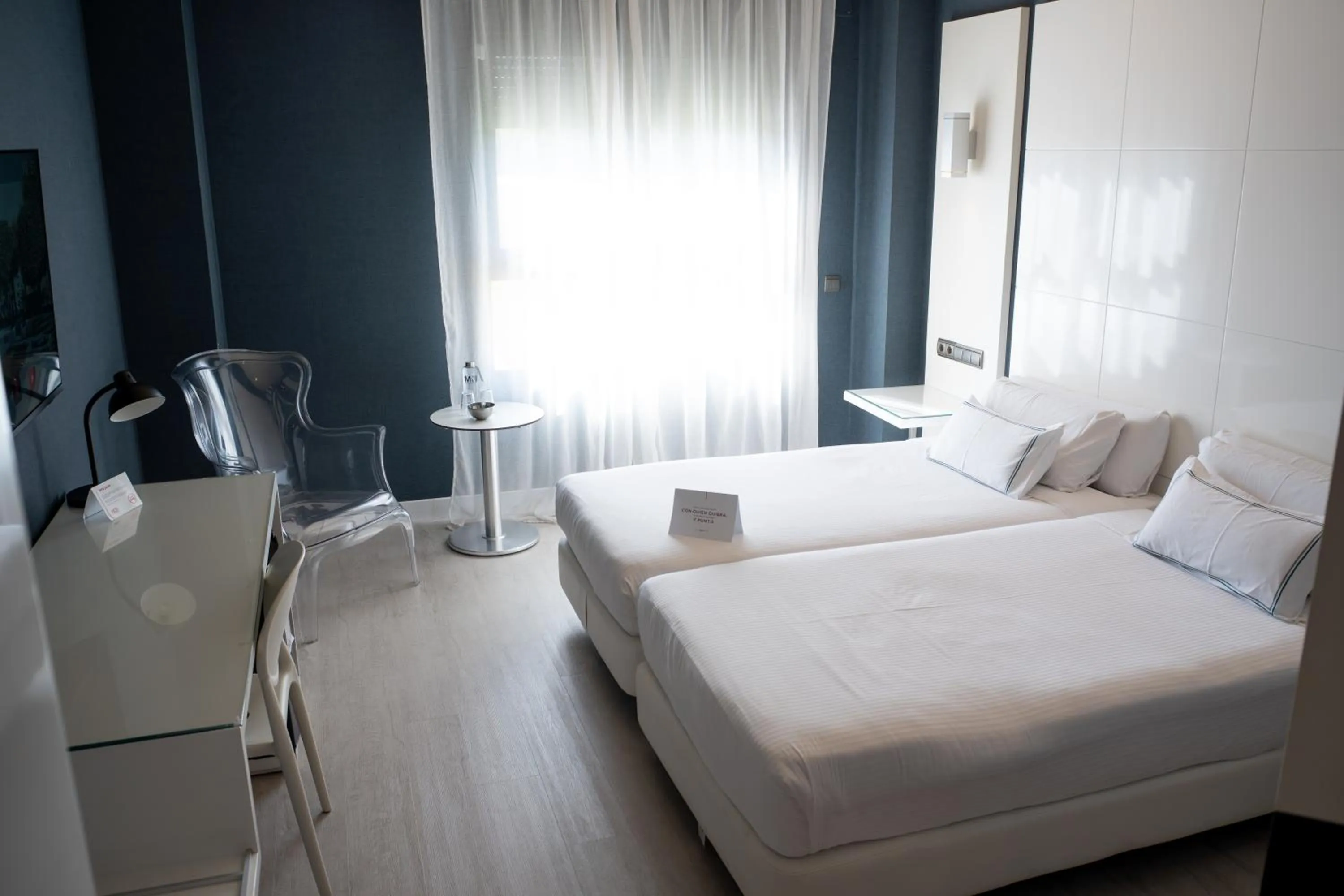 Bed in Hotel Málaga Nostrum Airport