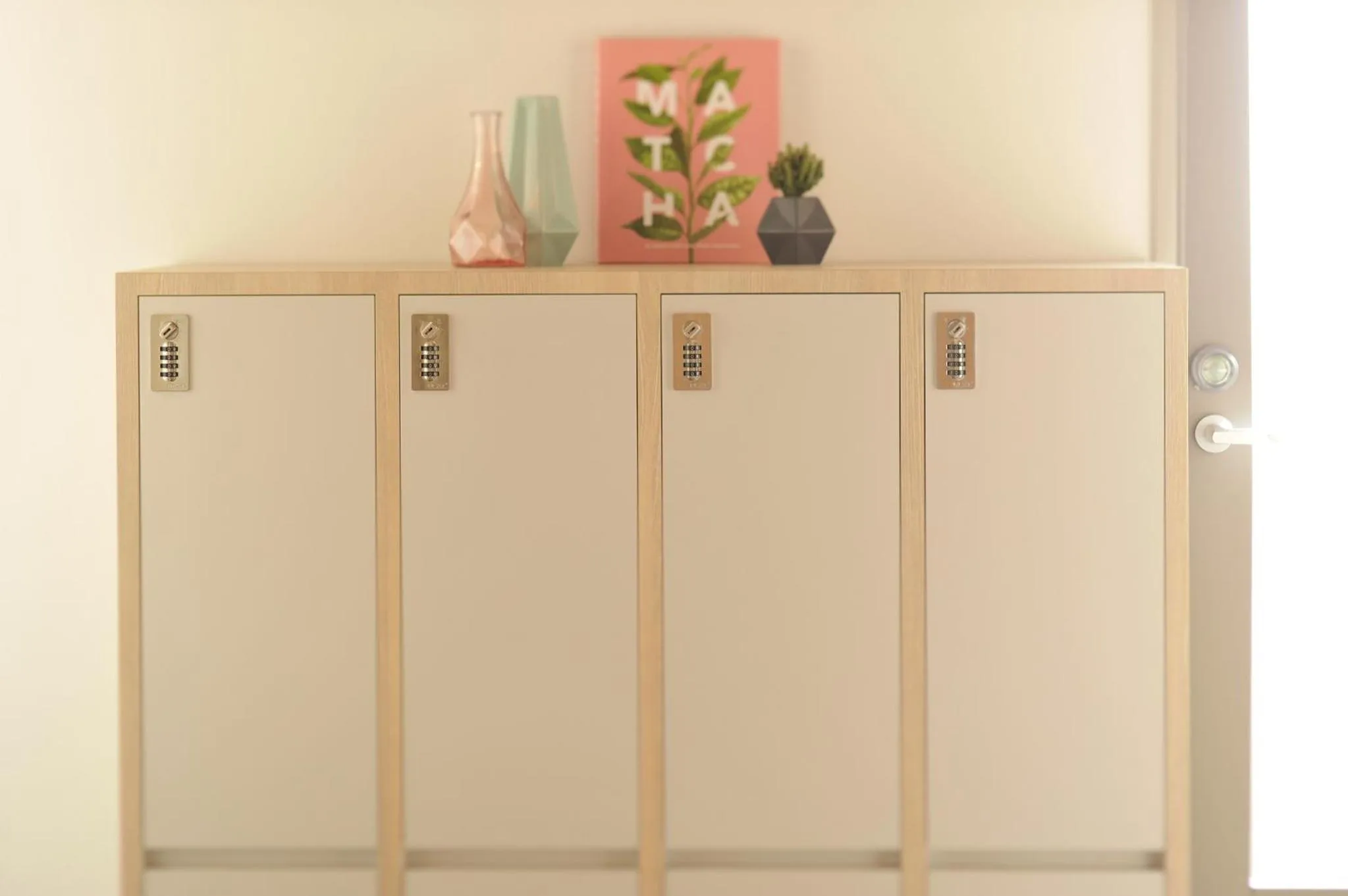 microwave in CAFETEL Kyoto Sanjo for Ladies