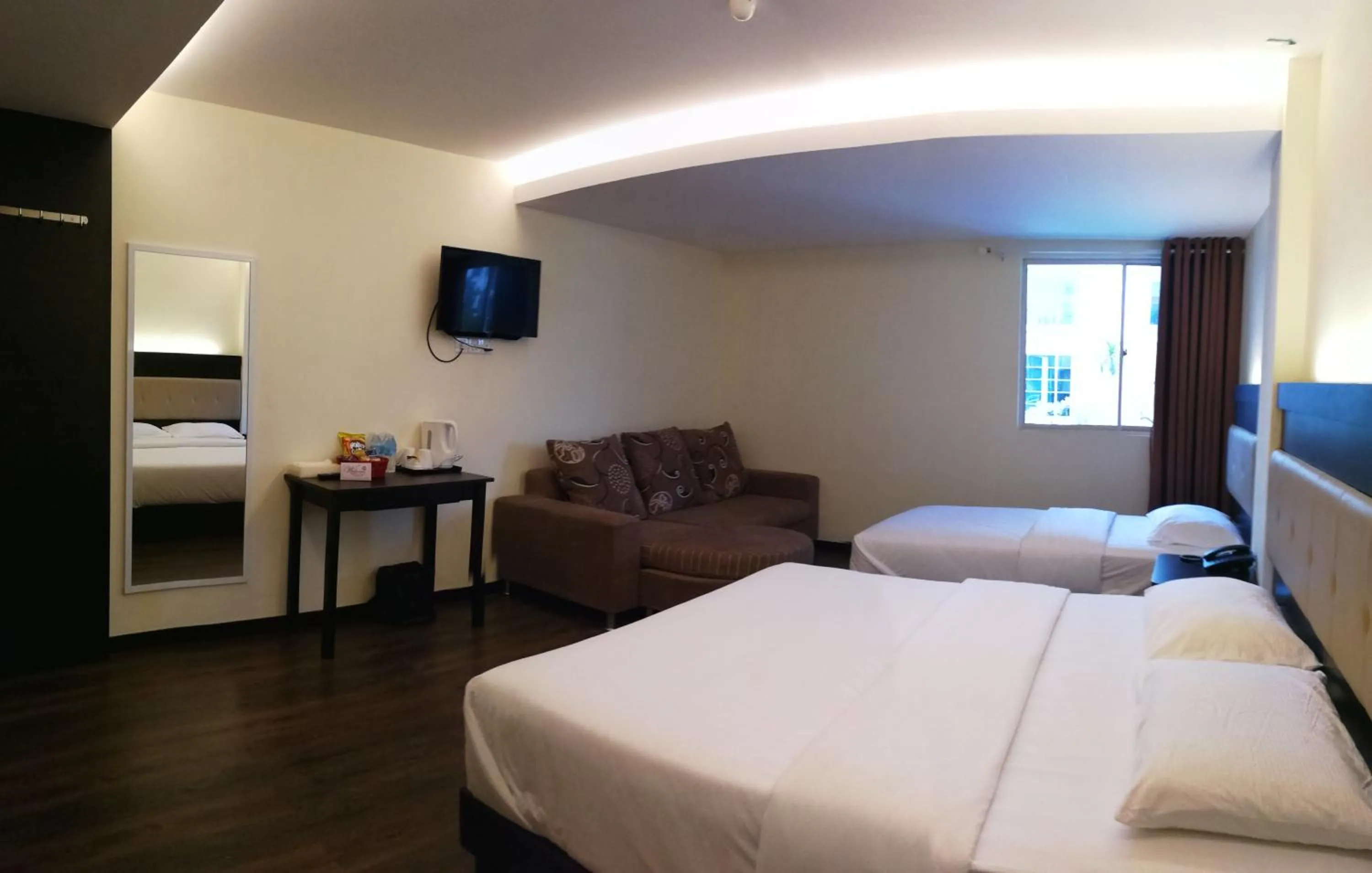 TV and multimedia, Bed in Hotel Zuhra