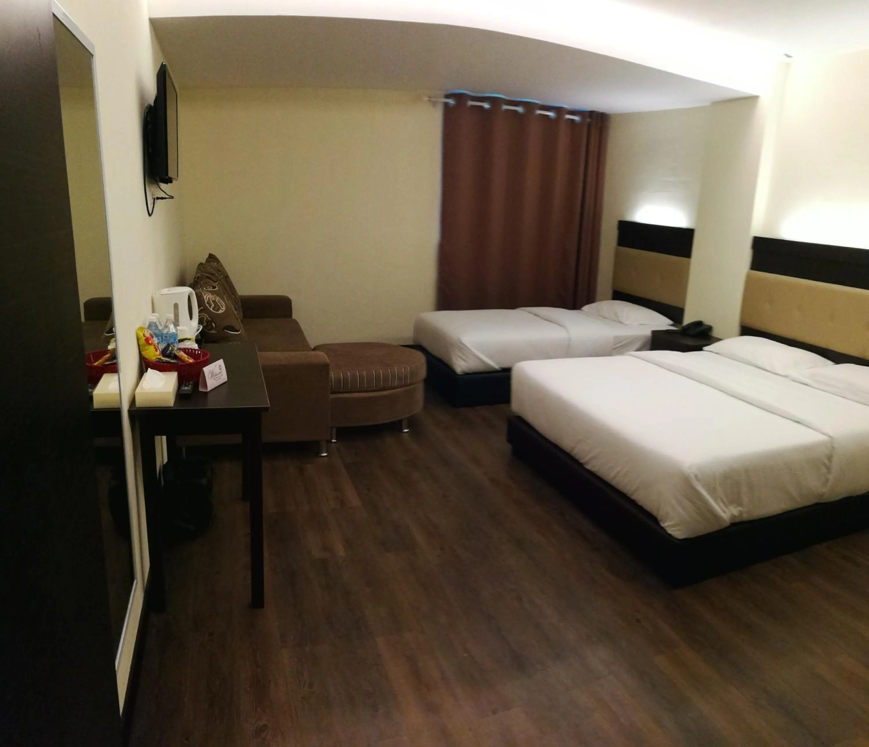 Bedroom, Bed in Hotel Zuhra
