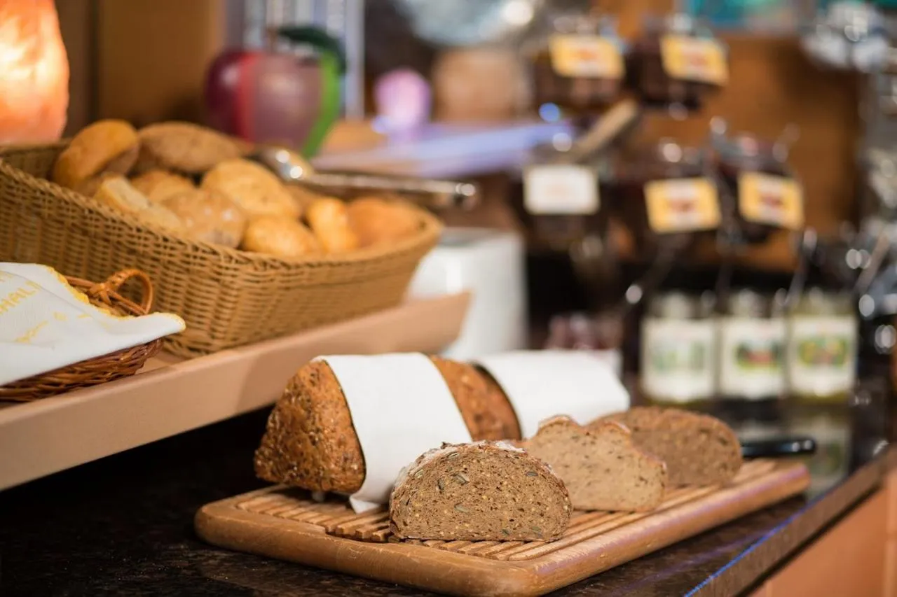 Breakfast in Hotel Sporthof Austria