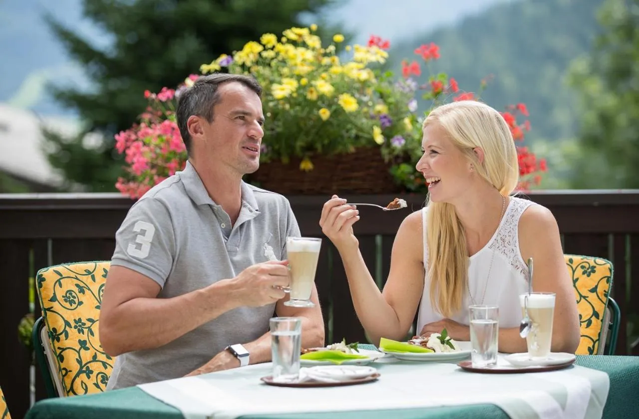 Restaurant/places to eat in Hotel Sporthof Austria