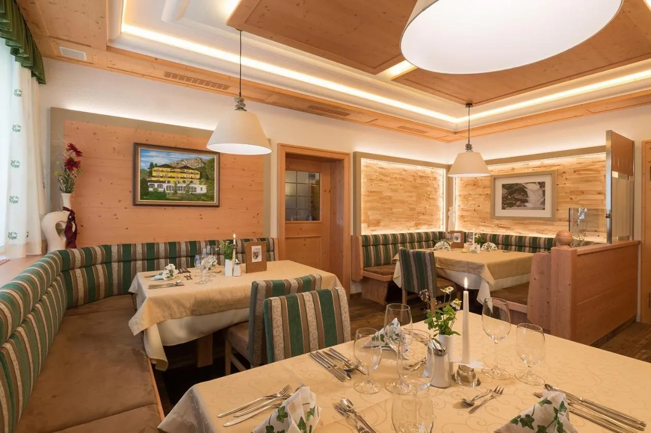 Restaurant/places to eat in Hotel Sporthof Austria