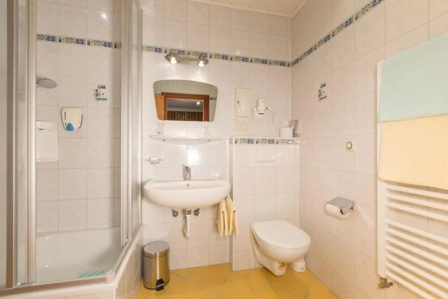 Bathroom in Hotel Sporthof Austria