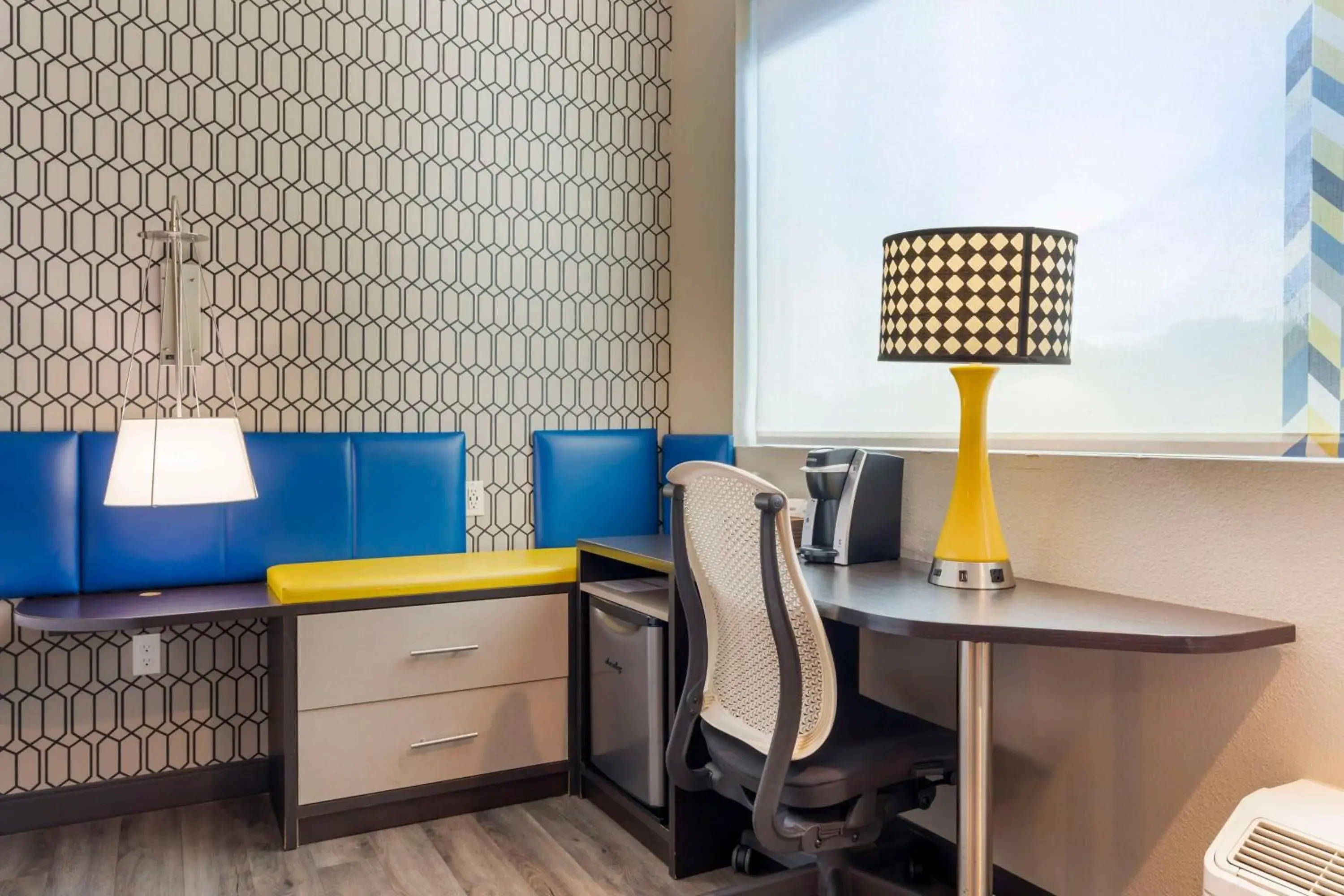 Queen Room with Two Queen Beds - Non-Smoking in GLō Best Western Dallas South DeSoto Queen Room with Two Queen Beds - Non-Smoking in GLō Best Western Dallas South DeSoto