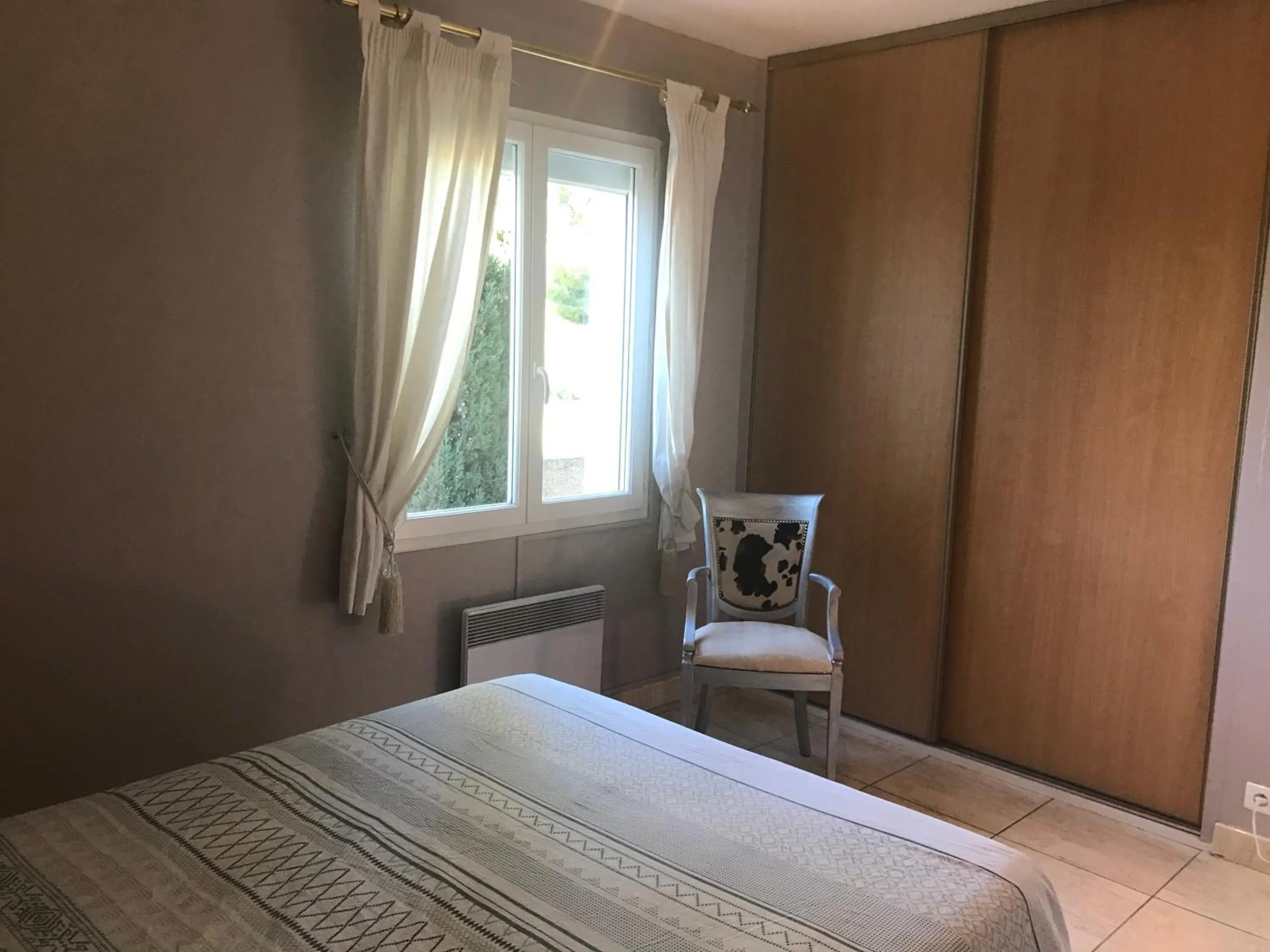 Bed in Bouzigues Suite Parentale Étang de Thau