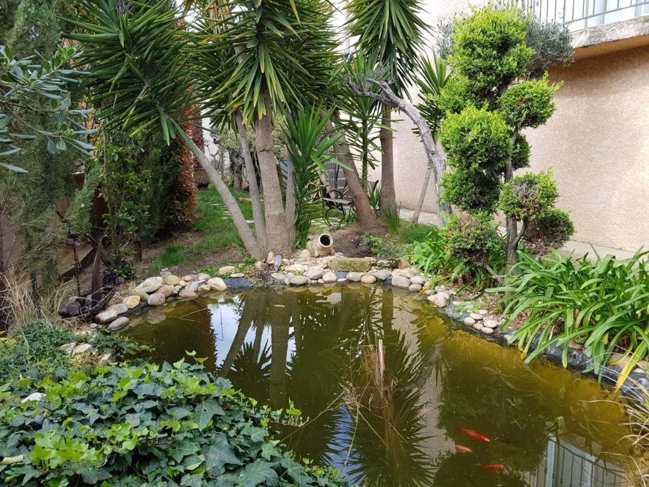 Garden in Bouzigues Suite Parentale Étang de Thau