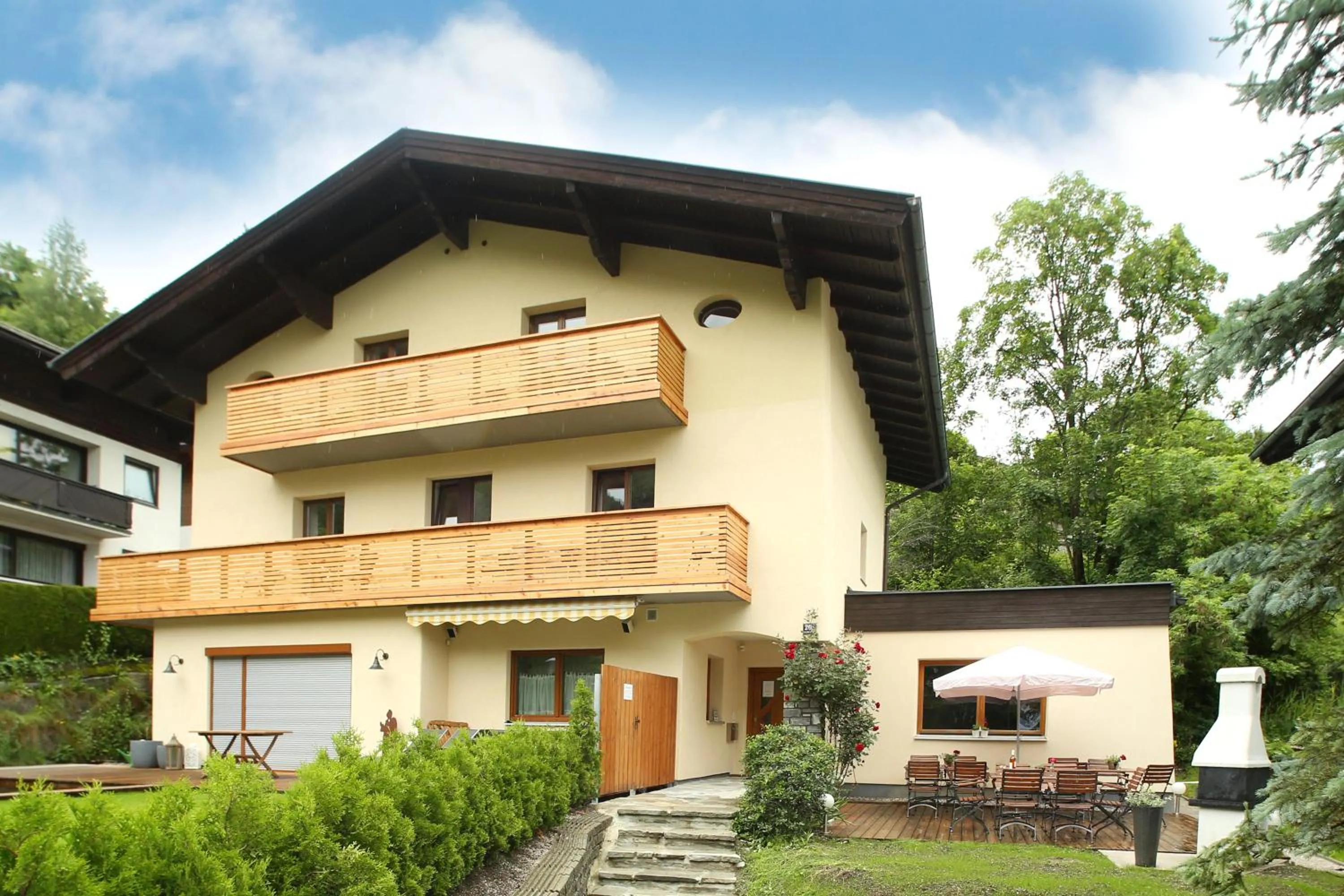 Facade/entrance in Chalet Jasmin