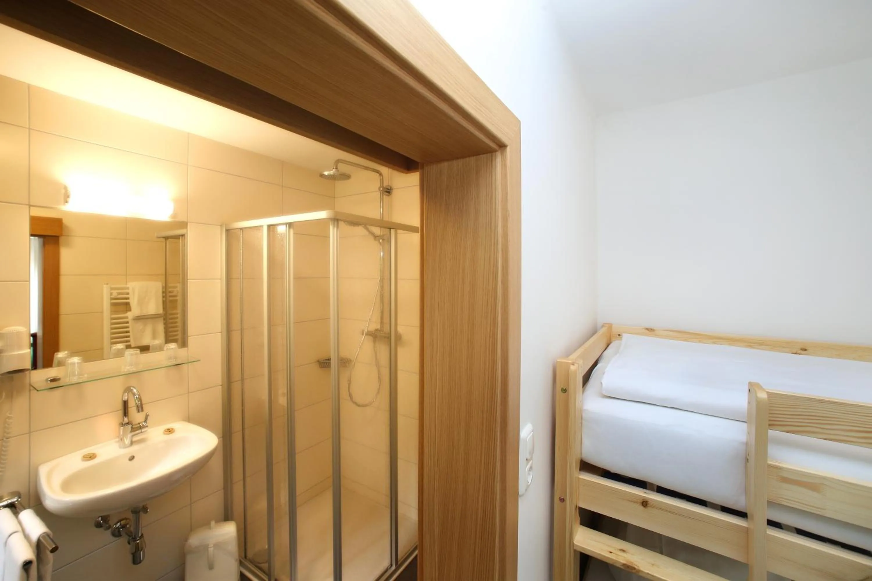 Bathroom, Bed in Chalet Jasmin