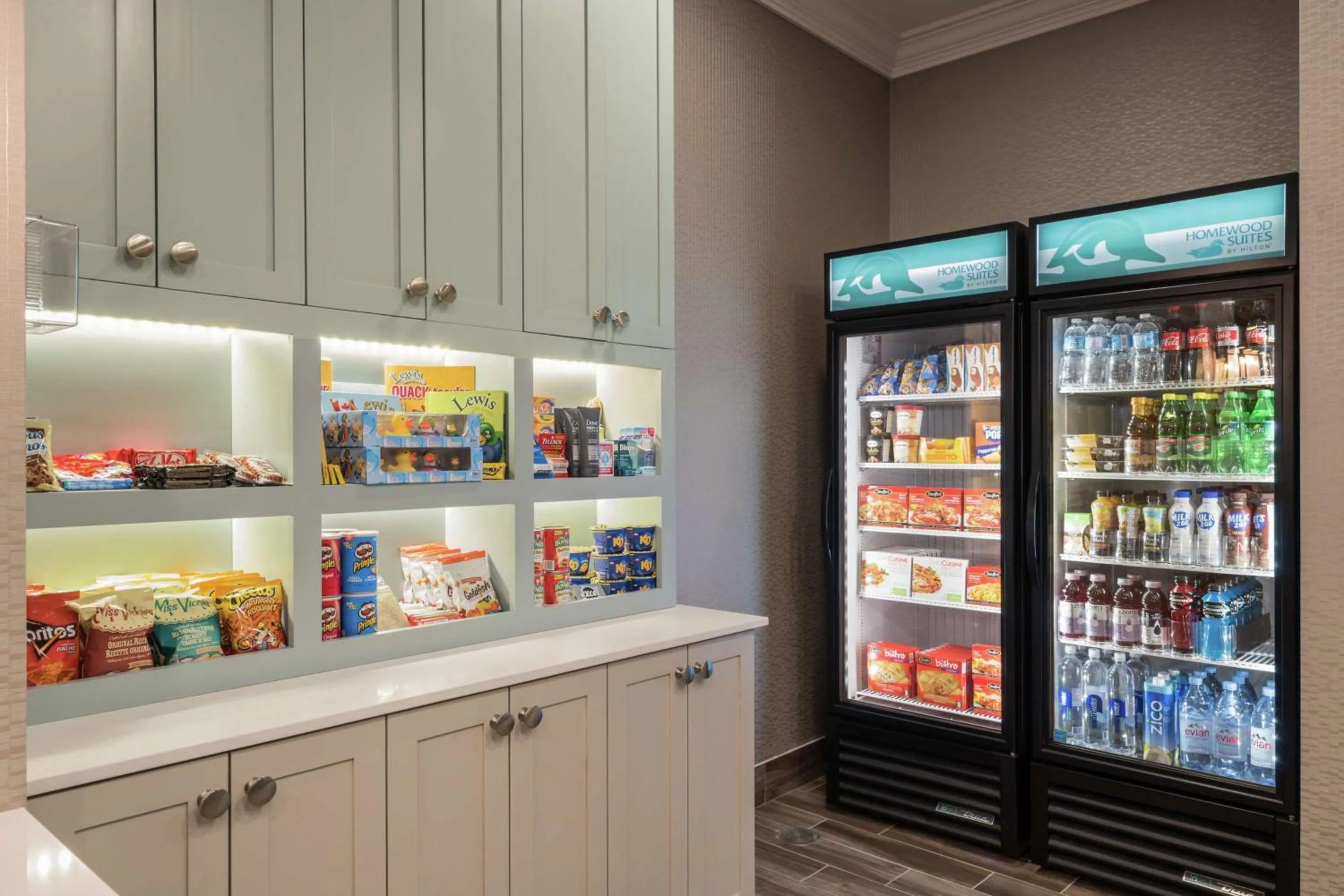 Restaurant/places to eat in Homewood Suites By Hilton Ottawa Airport