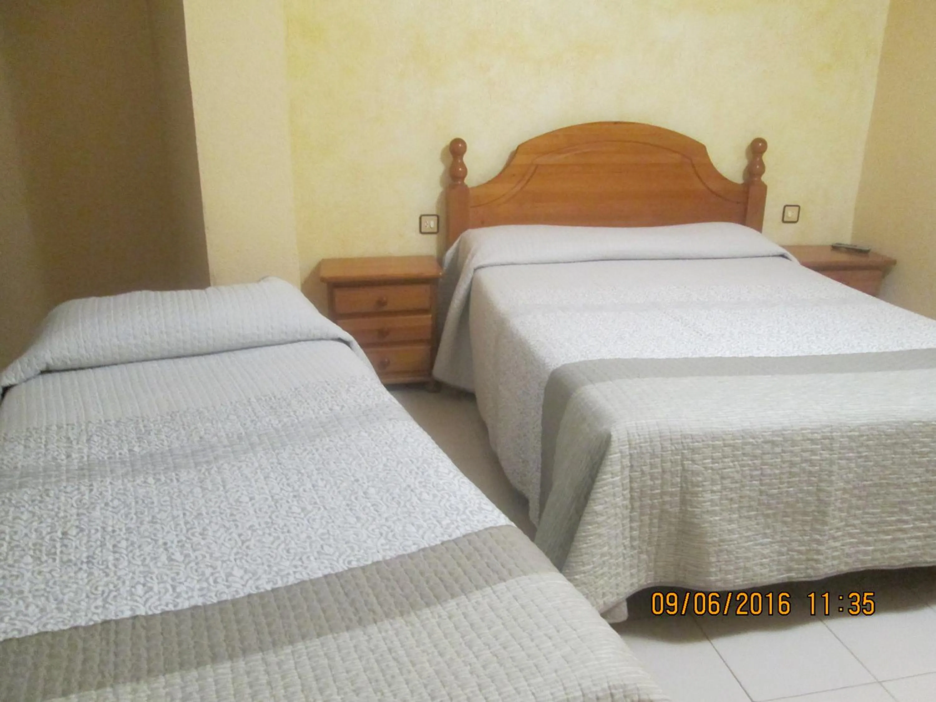 Bedroom, Bed in Hostal Avi Pep