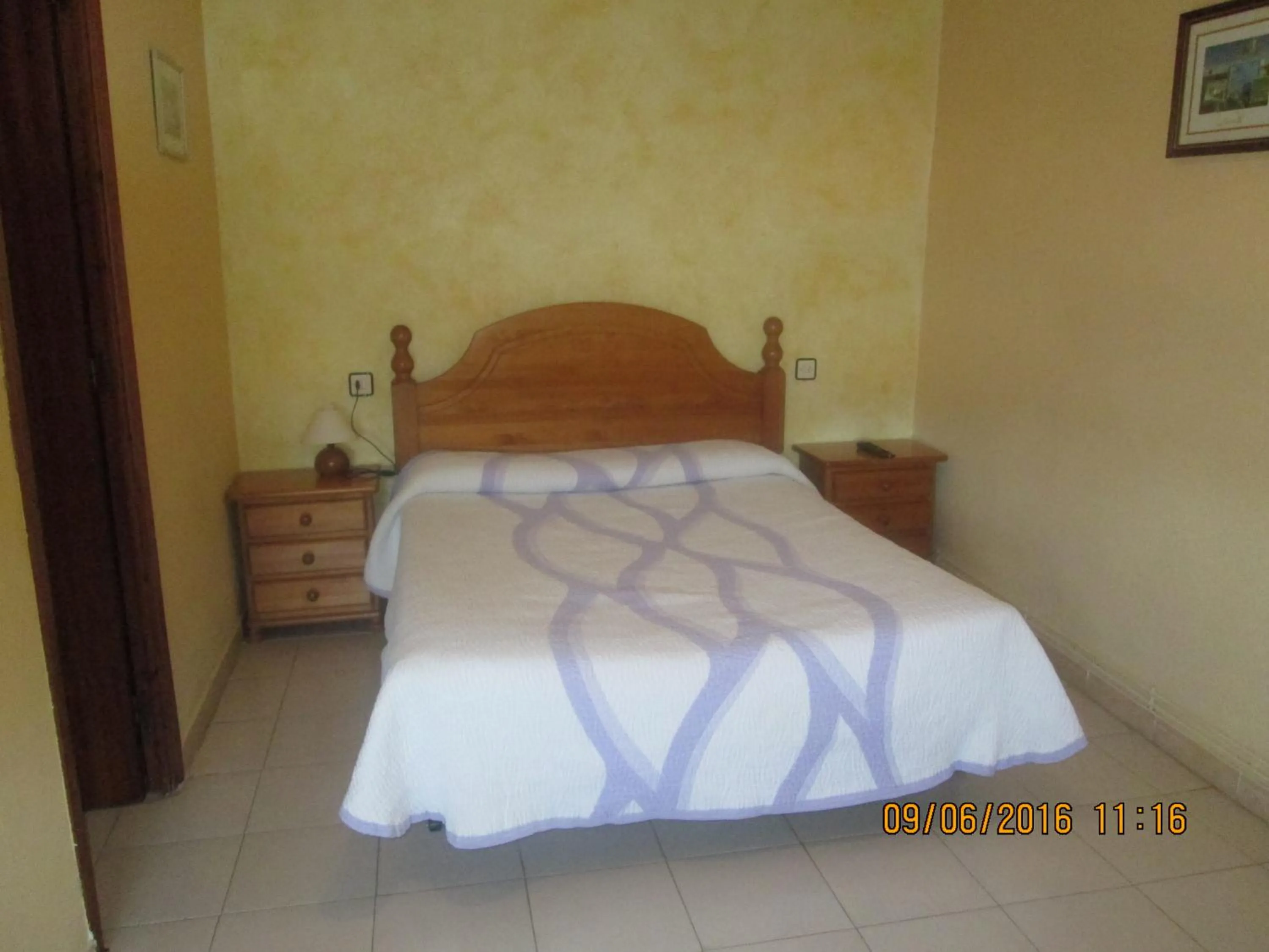 Bedroom, Bed in Hostal Avi Pep