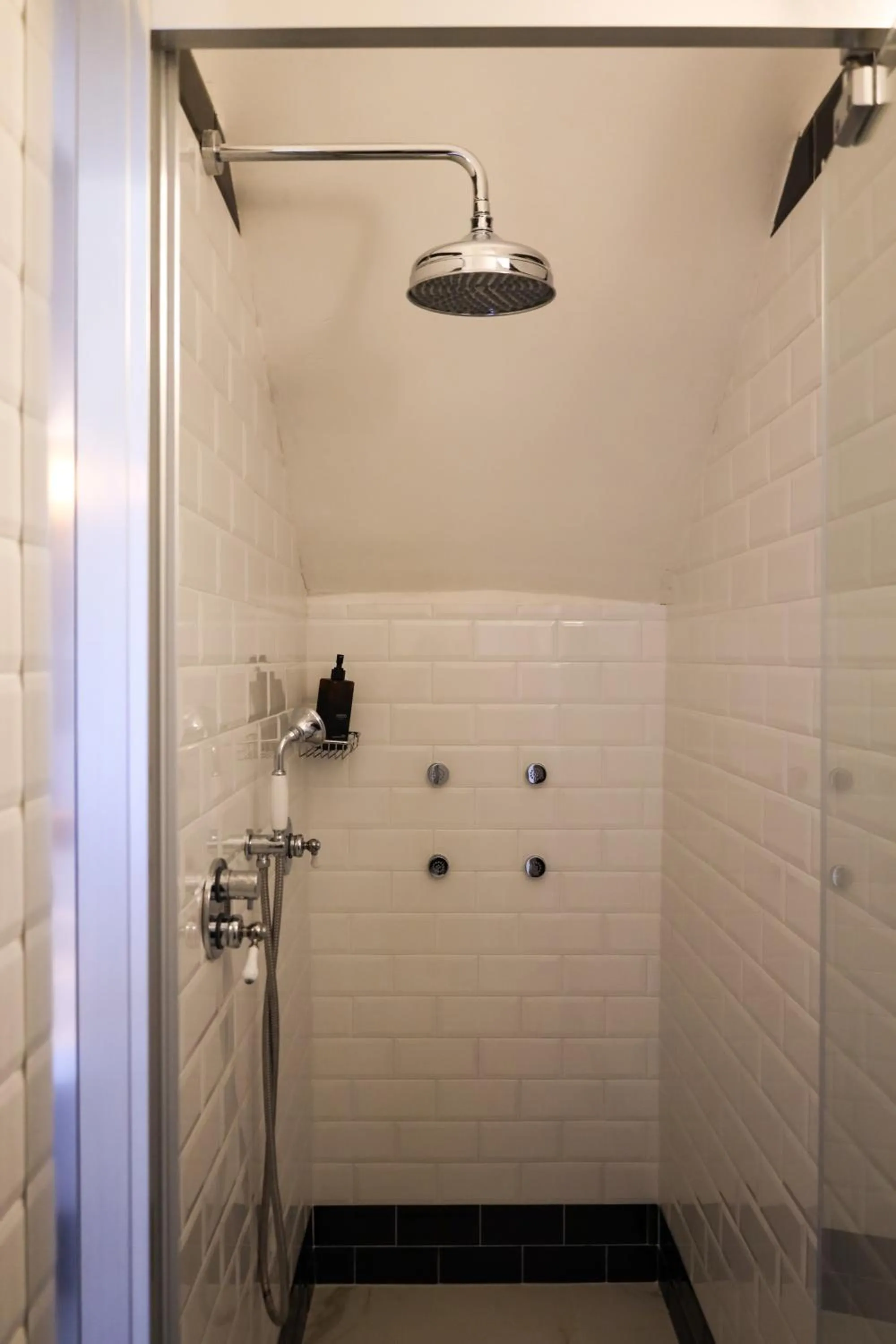 Shower in Villa Scinata Dimora Storica