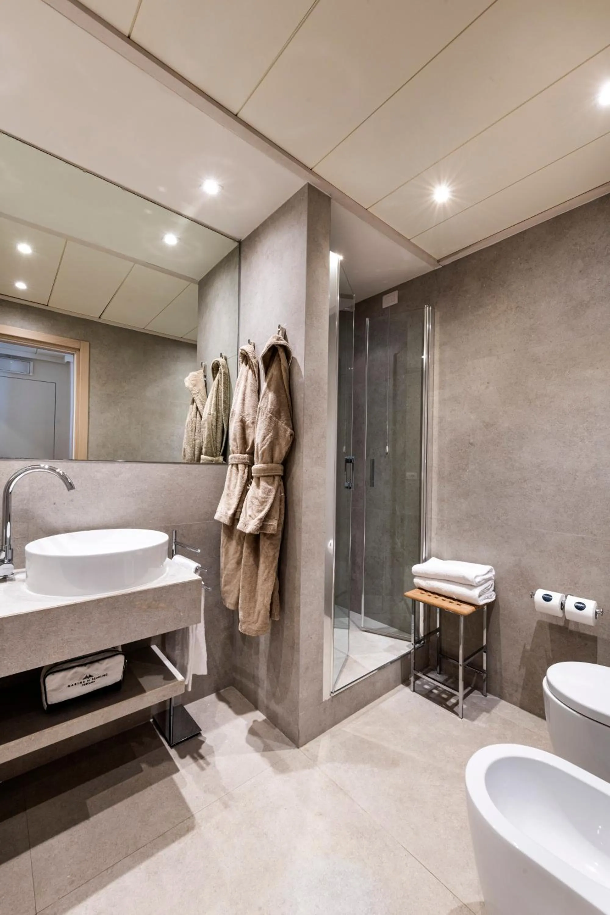 Shower in Marina di Scarlino Resort