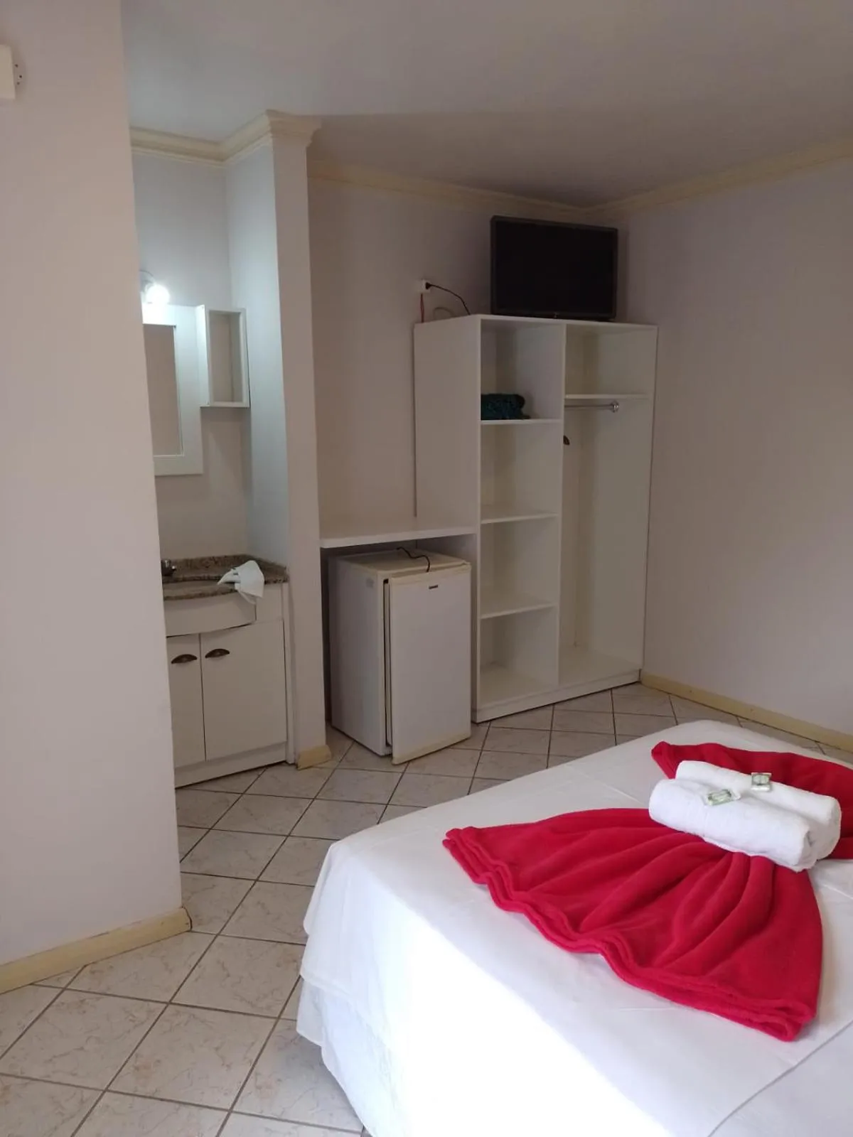 minibar, Bed in Hotel Pousada Ilha do Mar Bombinhas