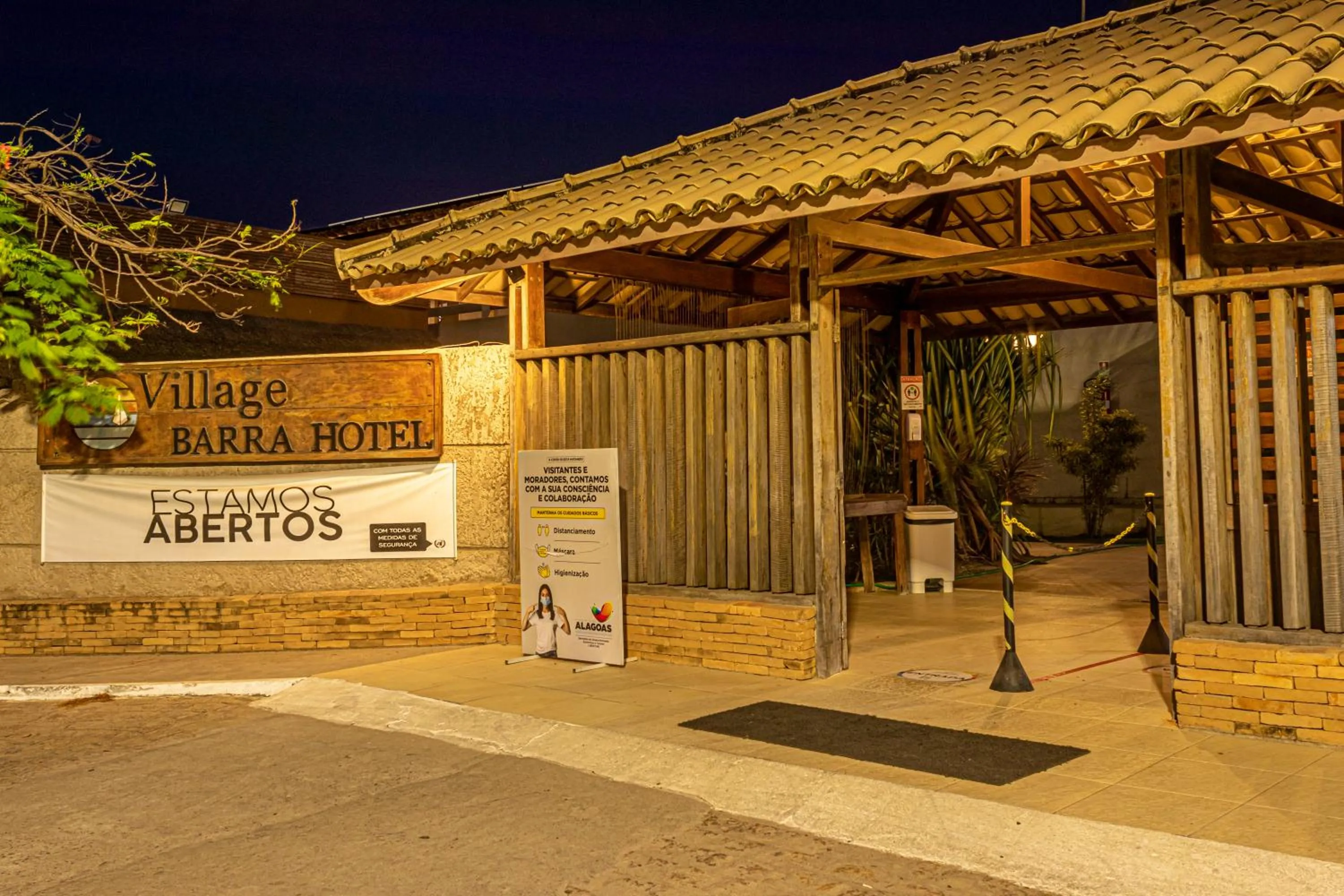 Facade/entrance in Village Barra Hotel
