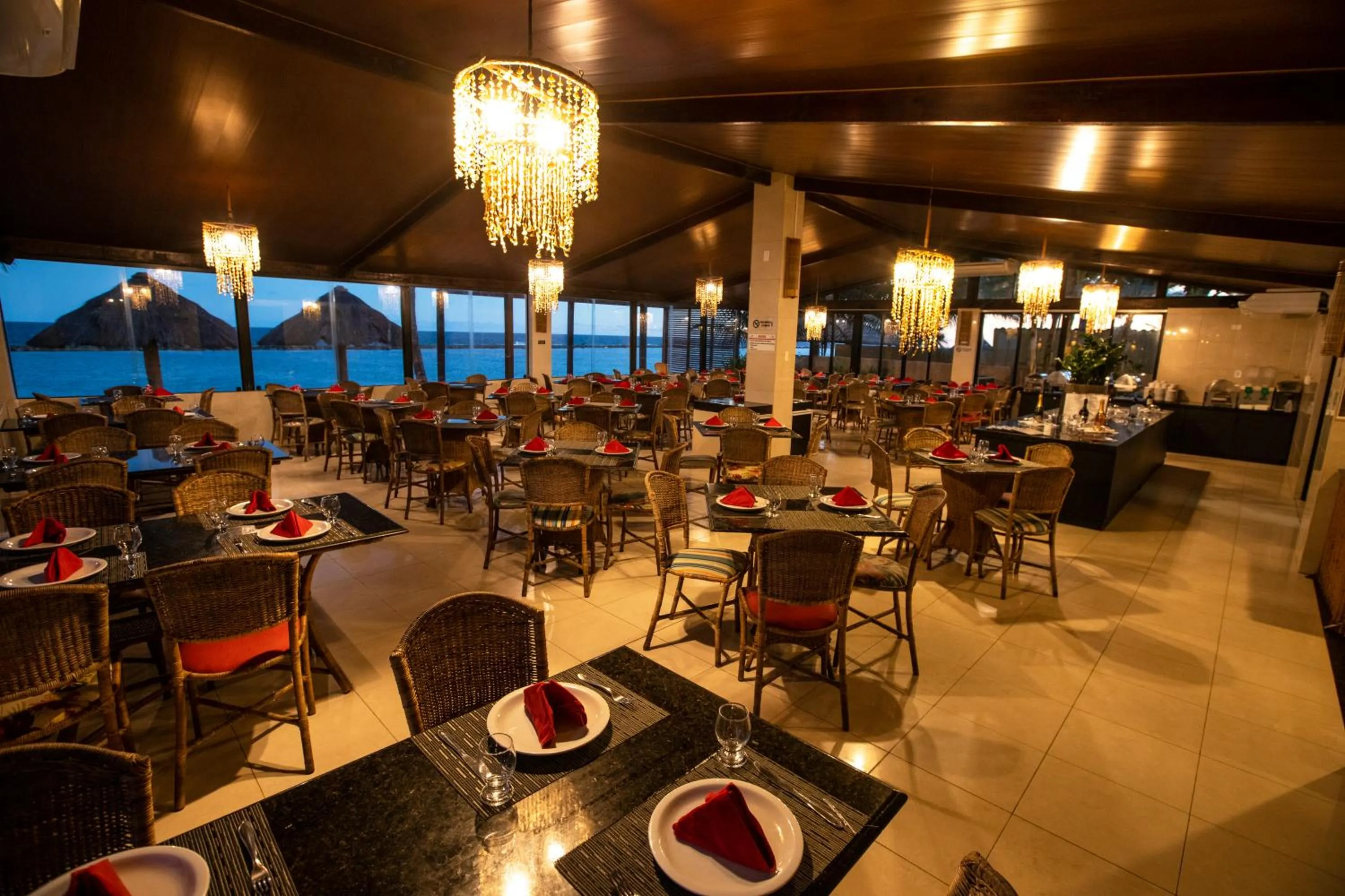 Restaurant/places to eat in Village Barra Hotel