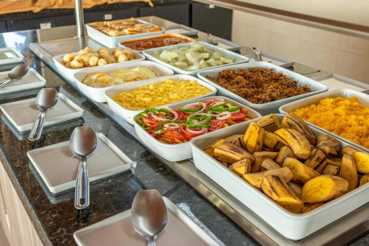 Restaurant/places to eat in Village Barra Hotel