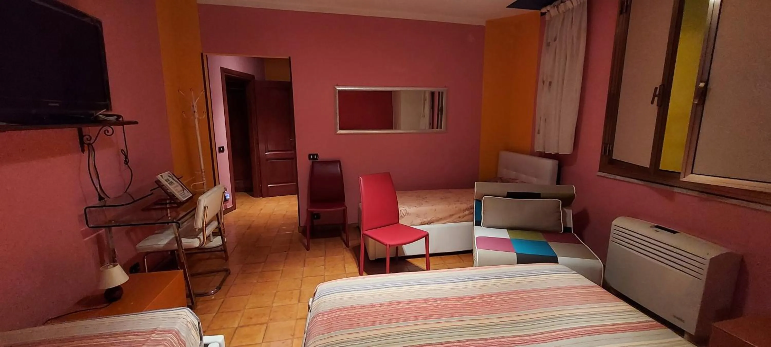 Photo of the whole room, Bed in Life's Hotel B